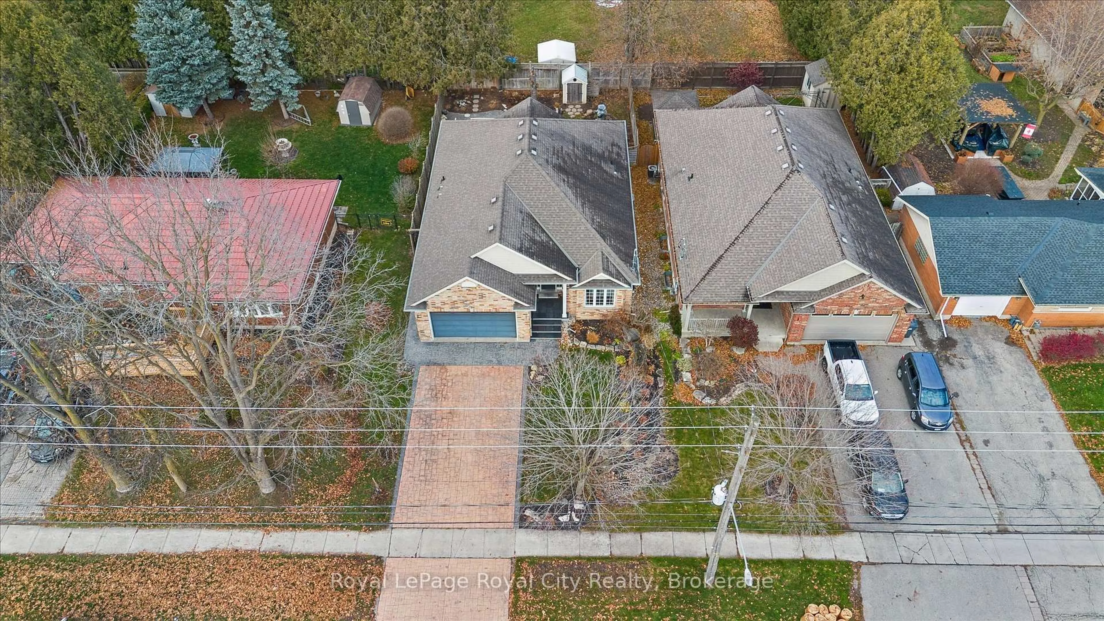 A pic from outside/outdoor area/front of a property/back of a property/a pic from drone, street for 60A Eastview Rd, Guelph Ontario N1E 1Z6