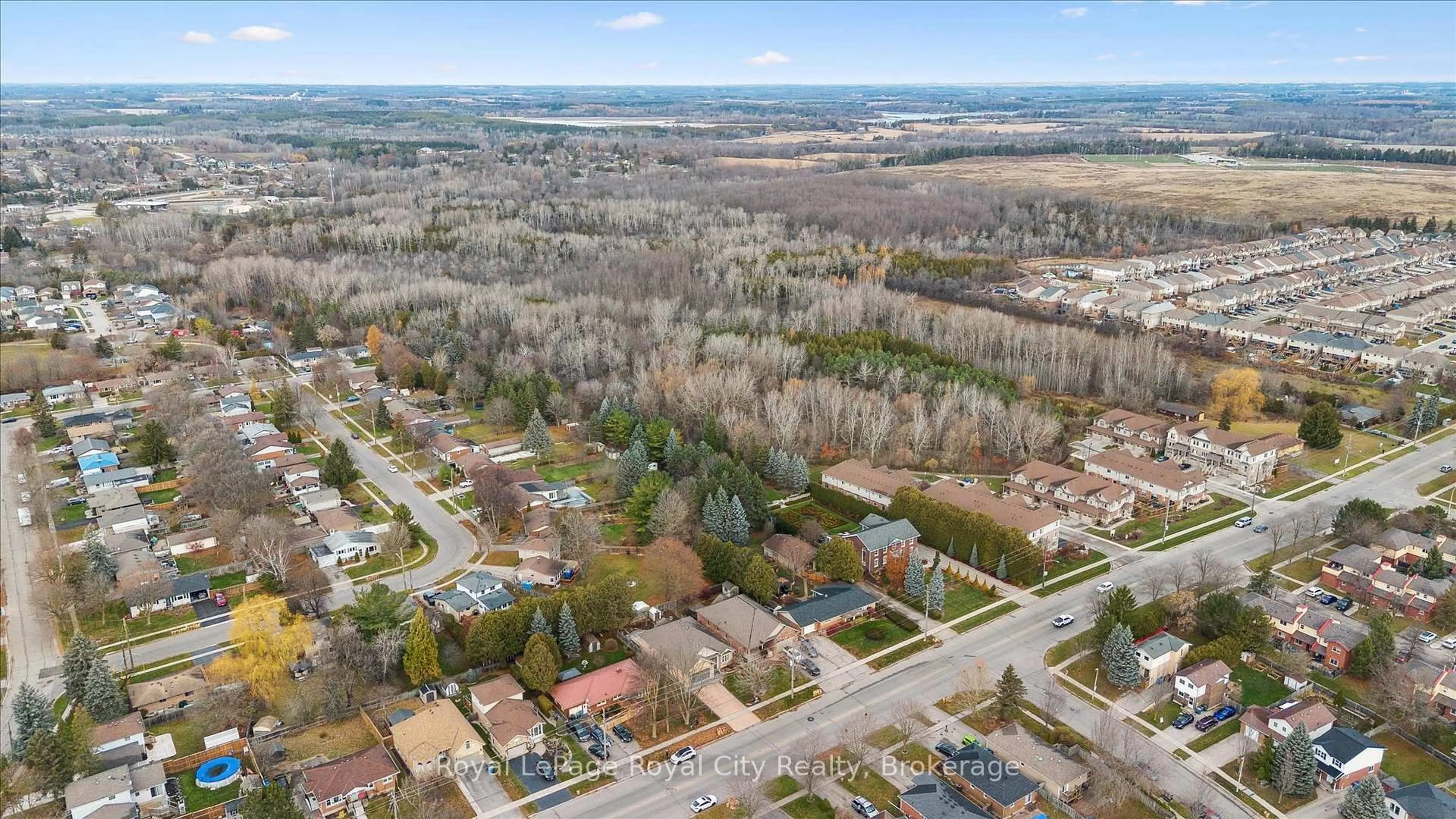 A pic from outside/outdoor area/front of a property/back of a property/a pic from drone, street for 60A Eastview Rd, Guelph Ontario N1E 1Z6