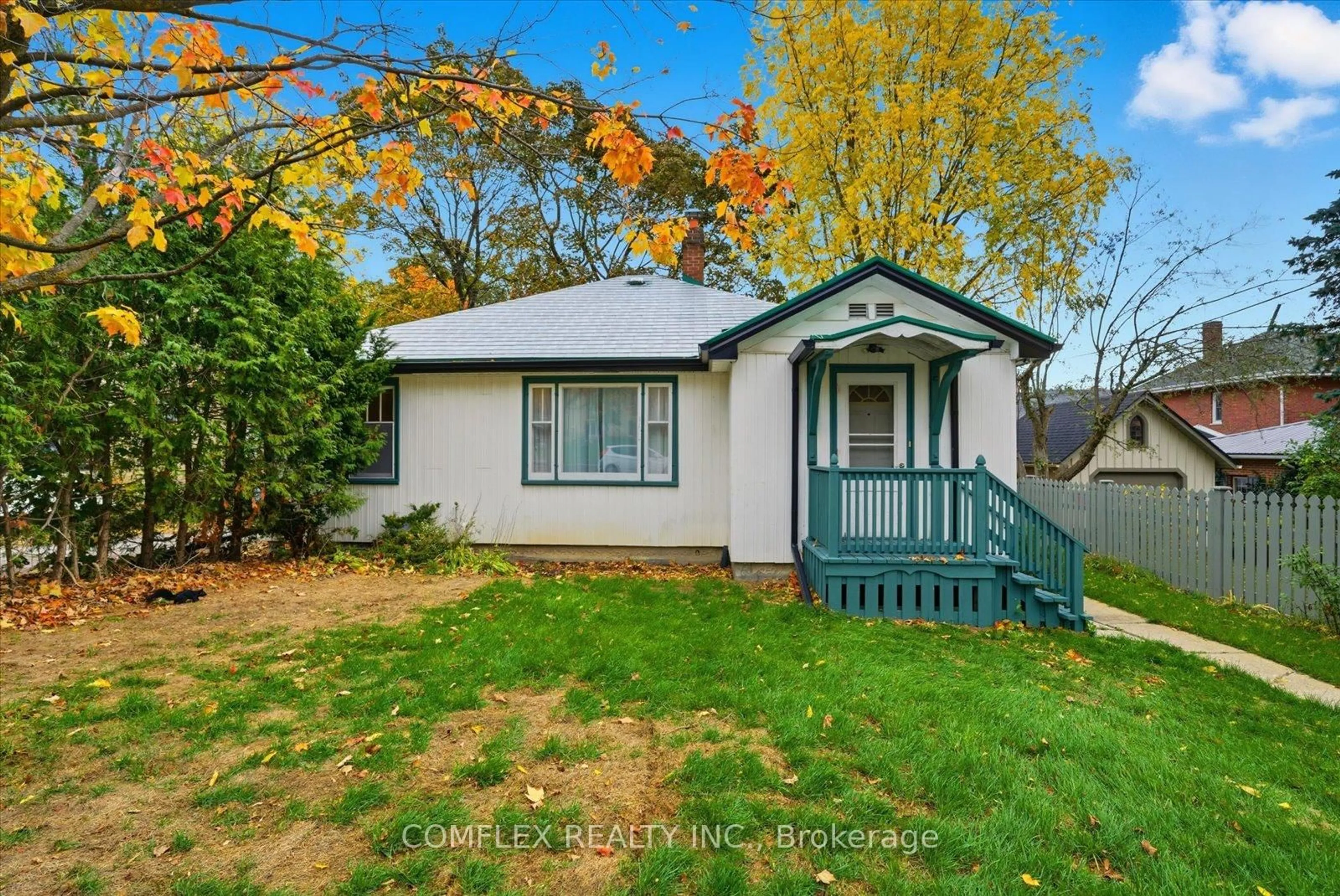 A pic from outside/outdoor area/front of a property/back of a property/a pic from drone, street for 68 Cambridge St, Kawartha Lakes Ontario K9E 4V1