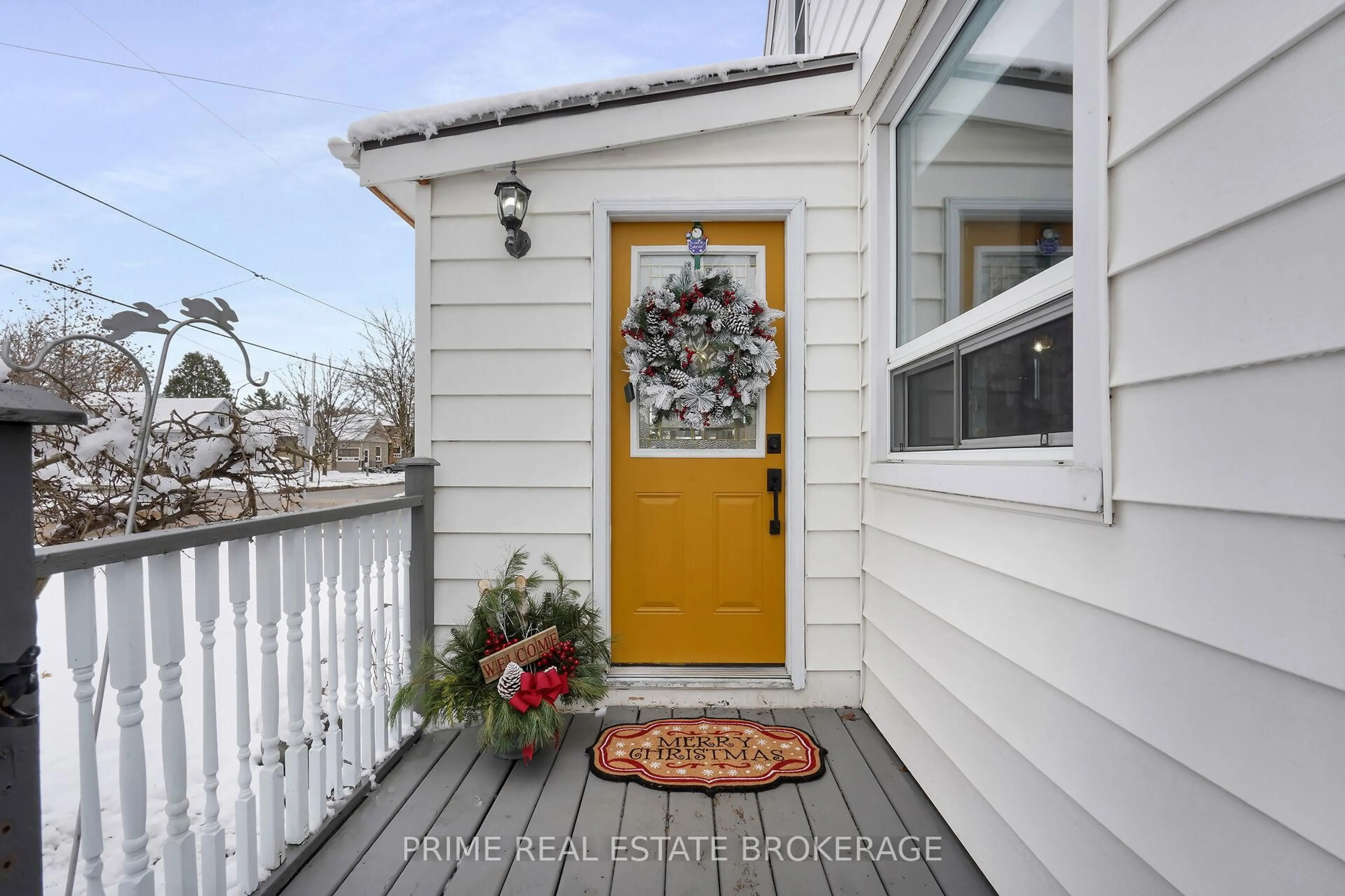 Indoor entryway for 361 Spruce St, London East Ontario N5W 4N9