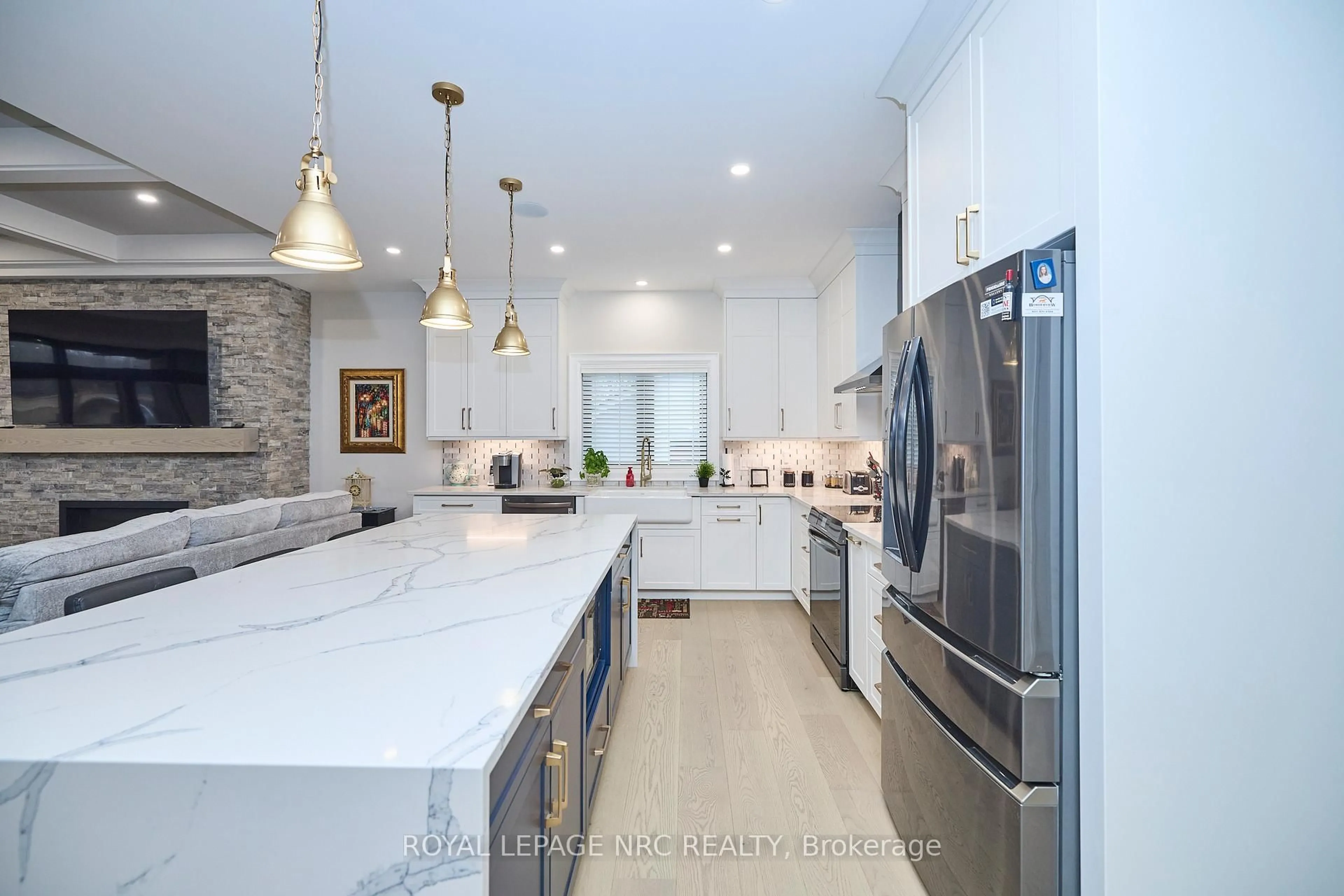 Contemporary kitchen, ceramic/tile floor for 1174 Spears Rd, Fort Erie Ontario L2A 4N1