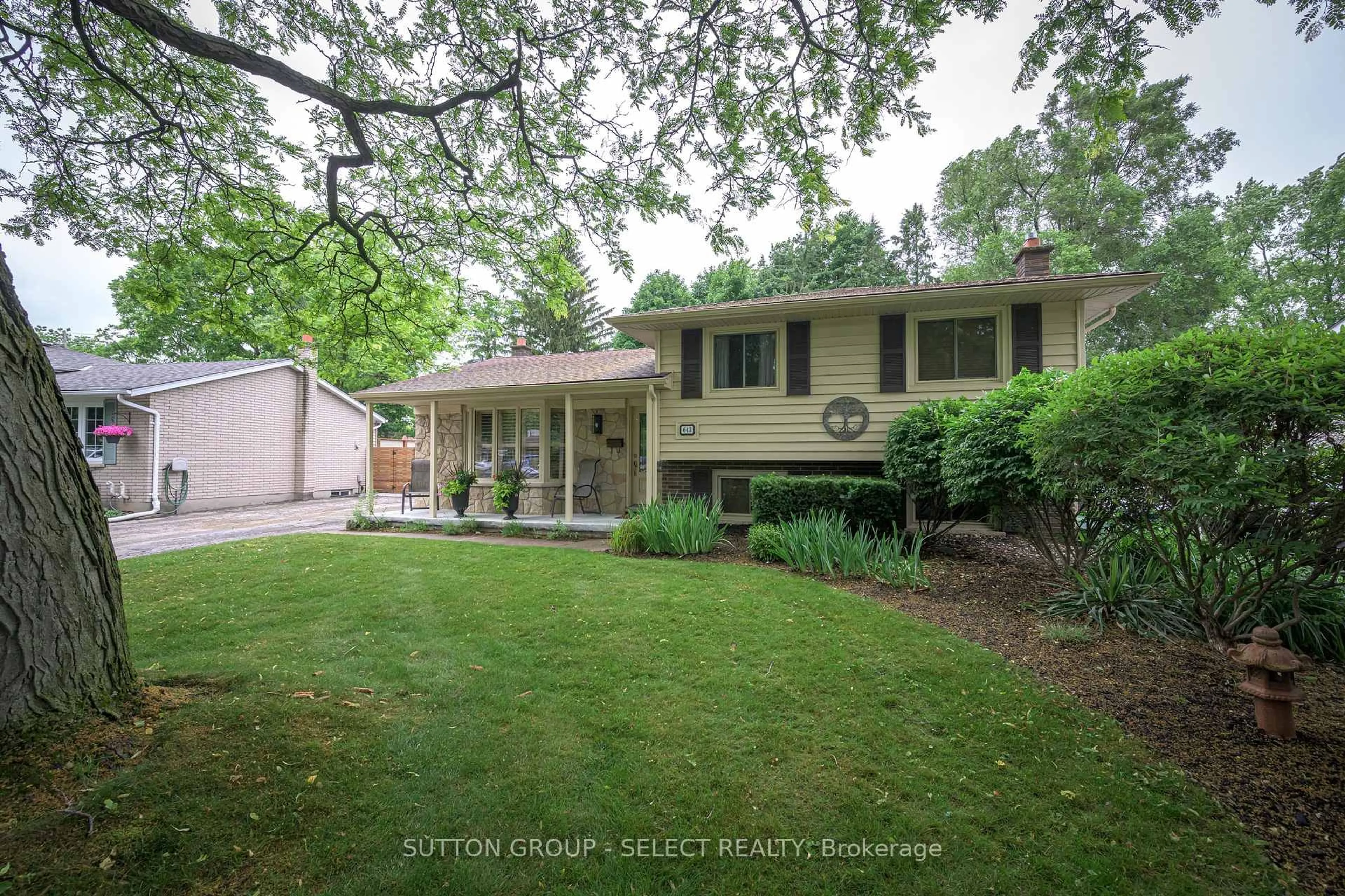 Unknown for 643 Dunboyne Cres, London North Ontario N5X 1Y1