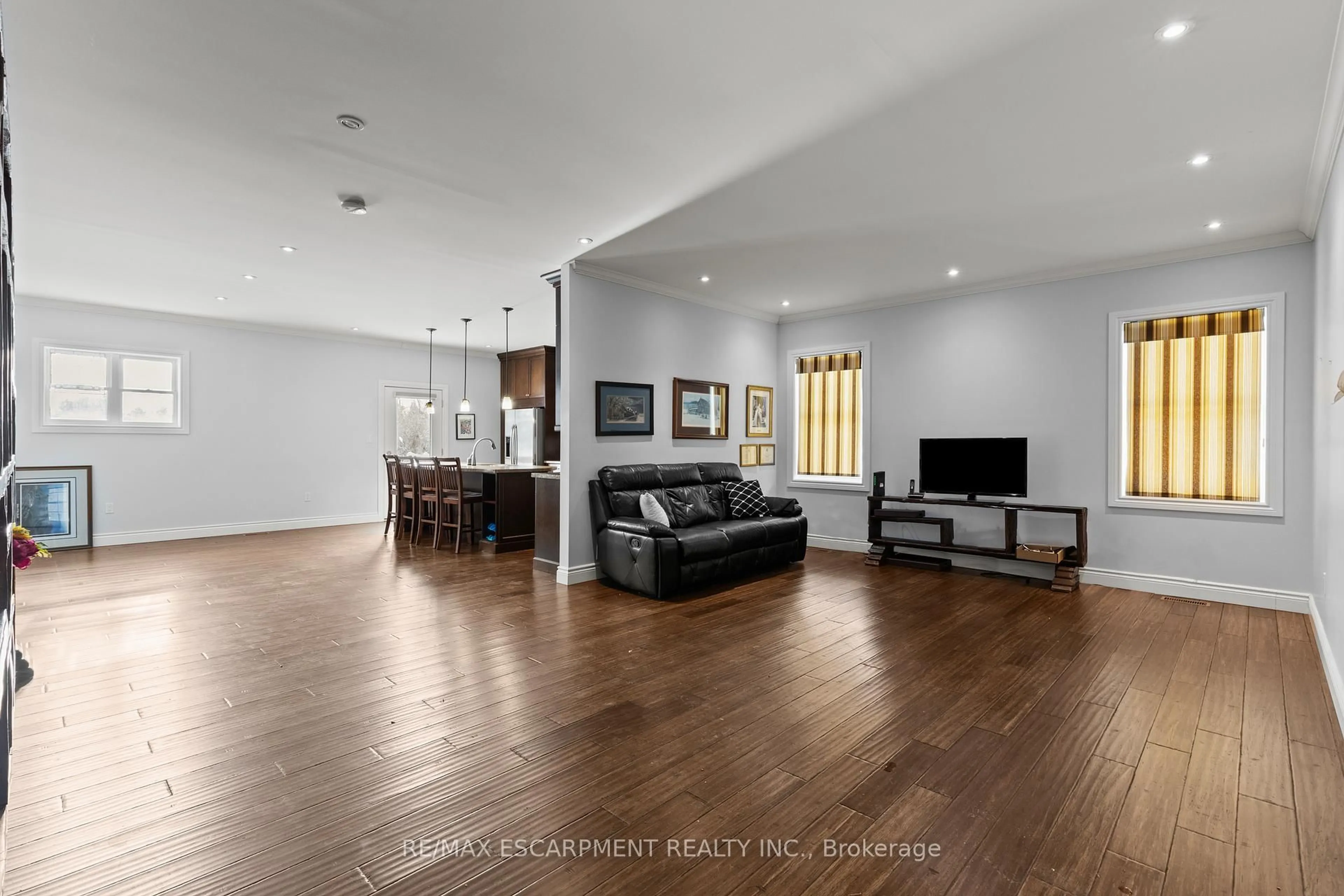 Unknown for 20 Carlisle Rd, Hamilton Ontario L8B 1C9