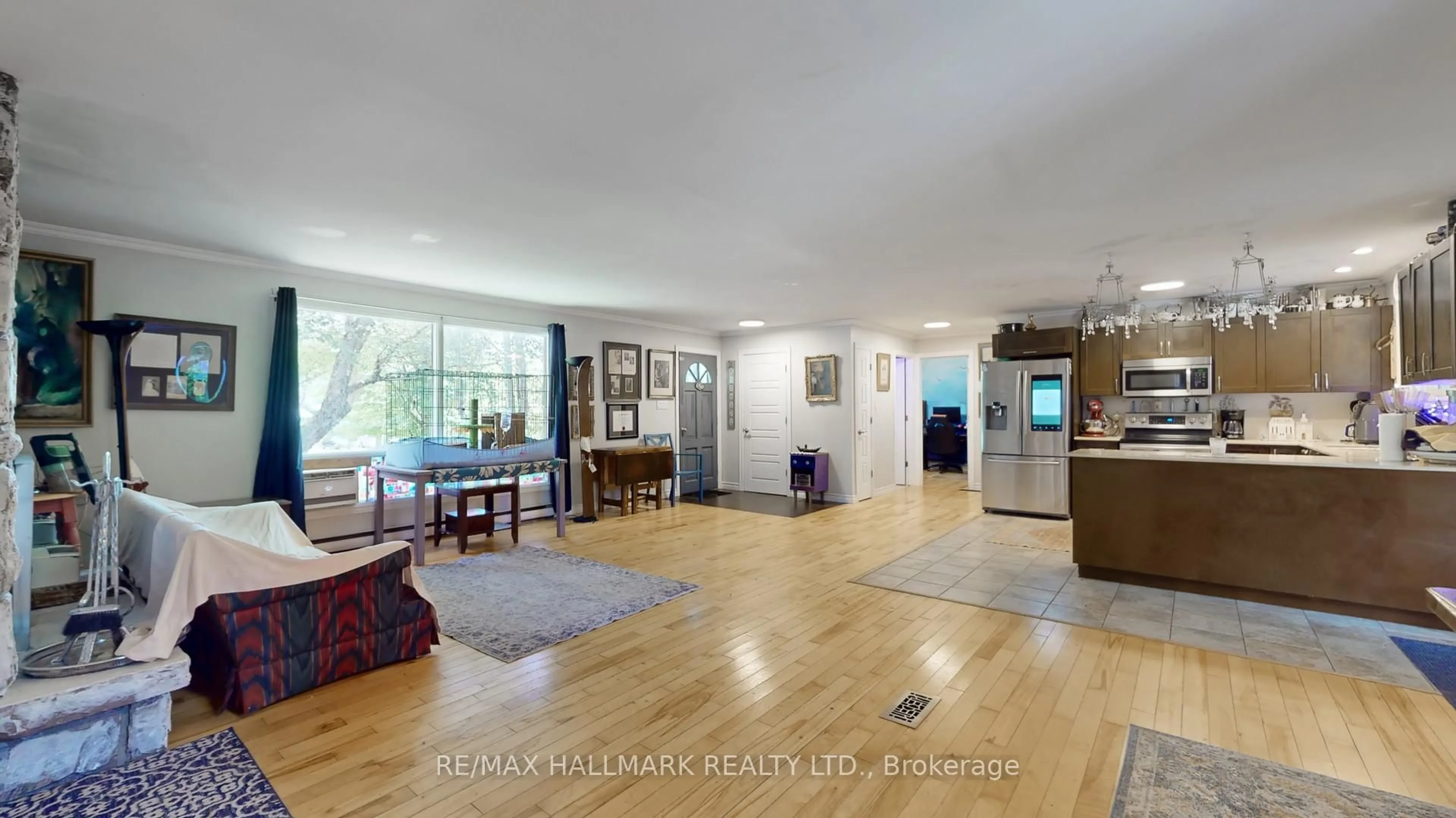 Indoor foyer for 14 Sellens Ave, Bracebridge Ontario P1L 1R4