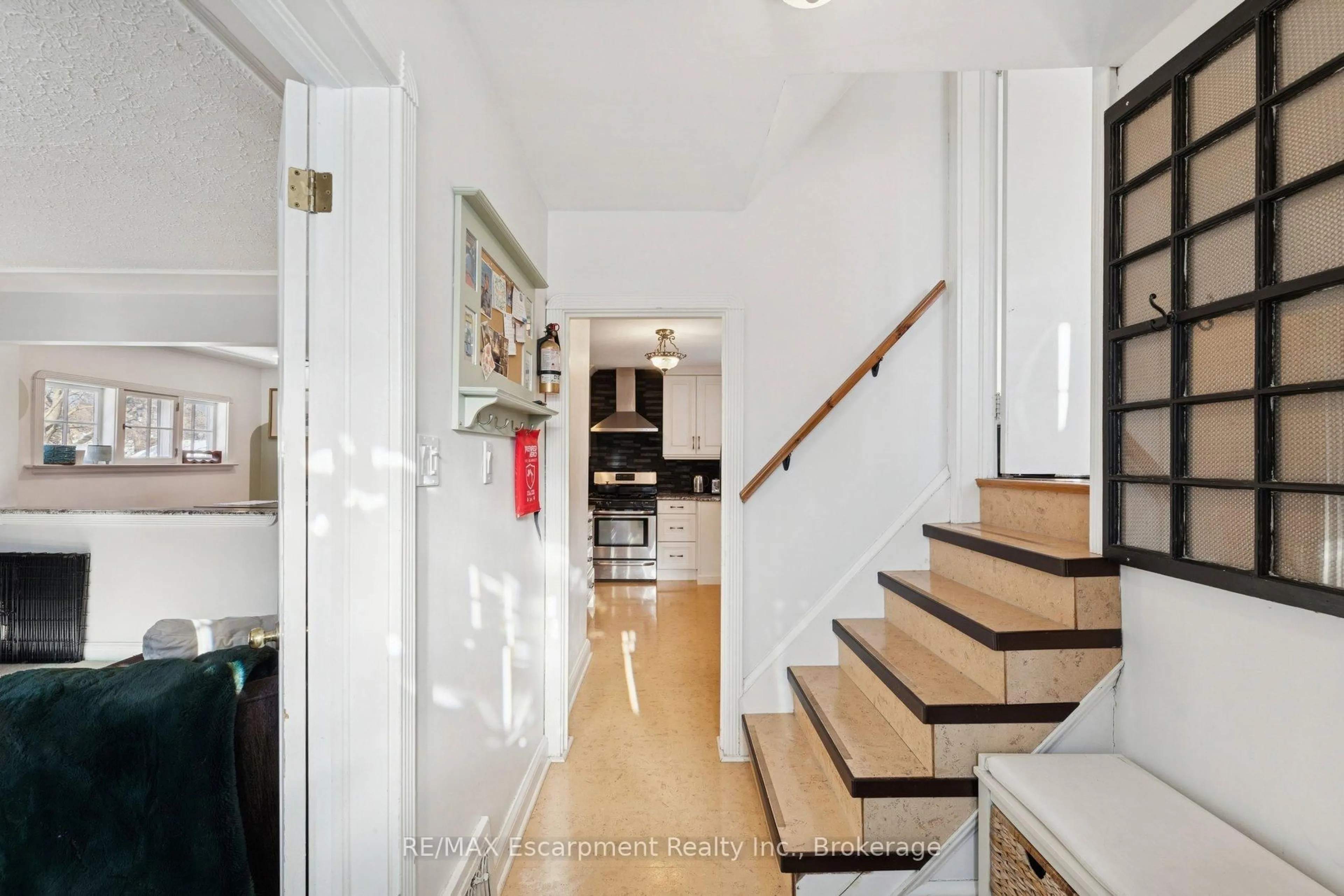 Indoor entryway for 478 Cheapside St, London East Ontario N5Y 3X3