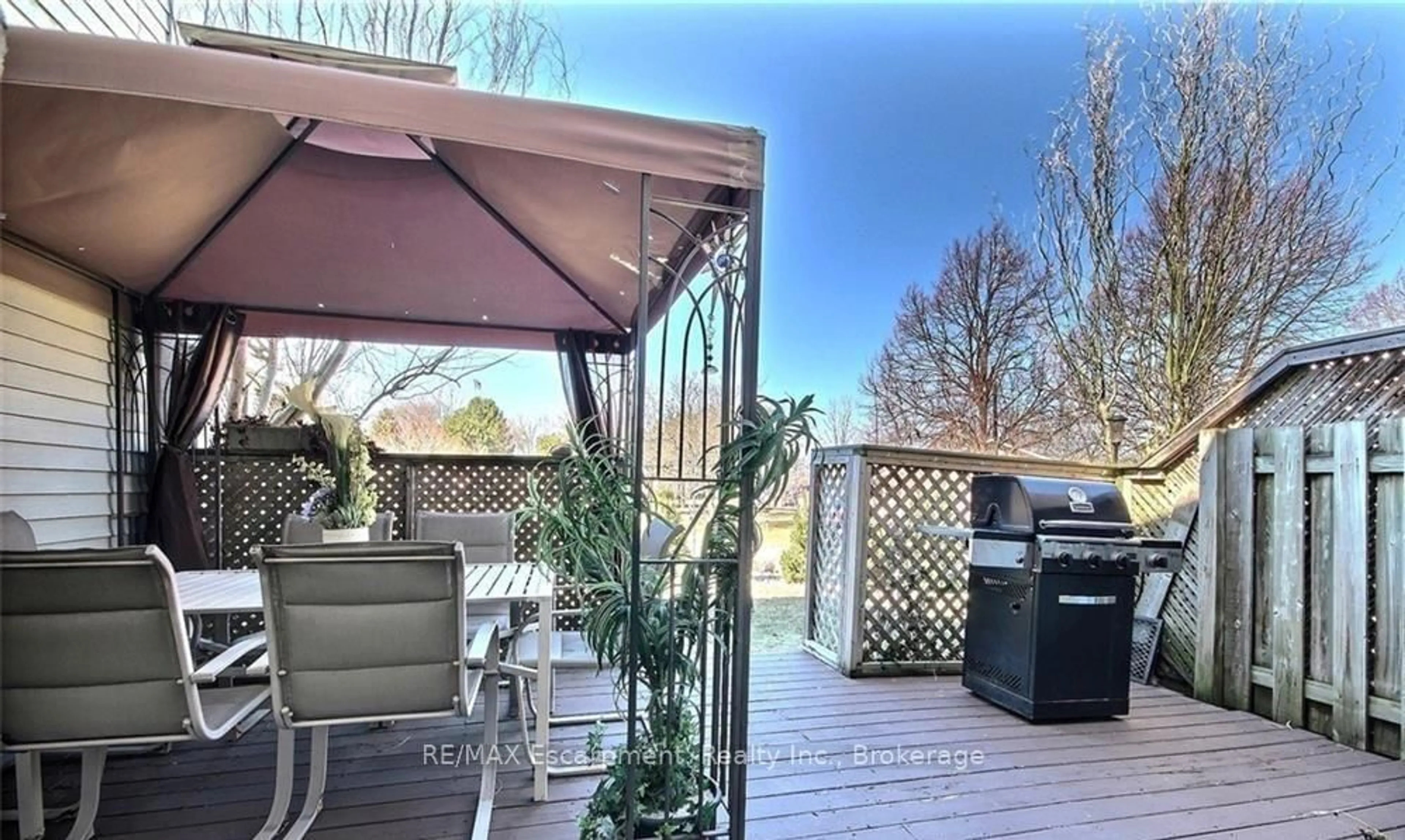 Patio, unknown for 38 Elma St #6, St. Catharines Ontario L2N 6Z3