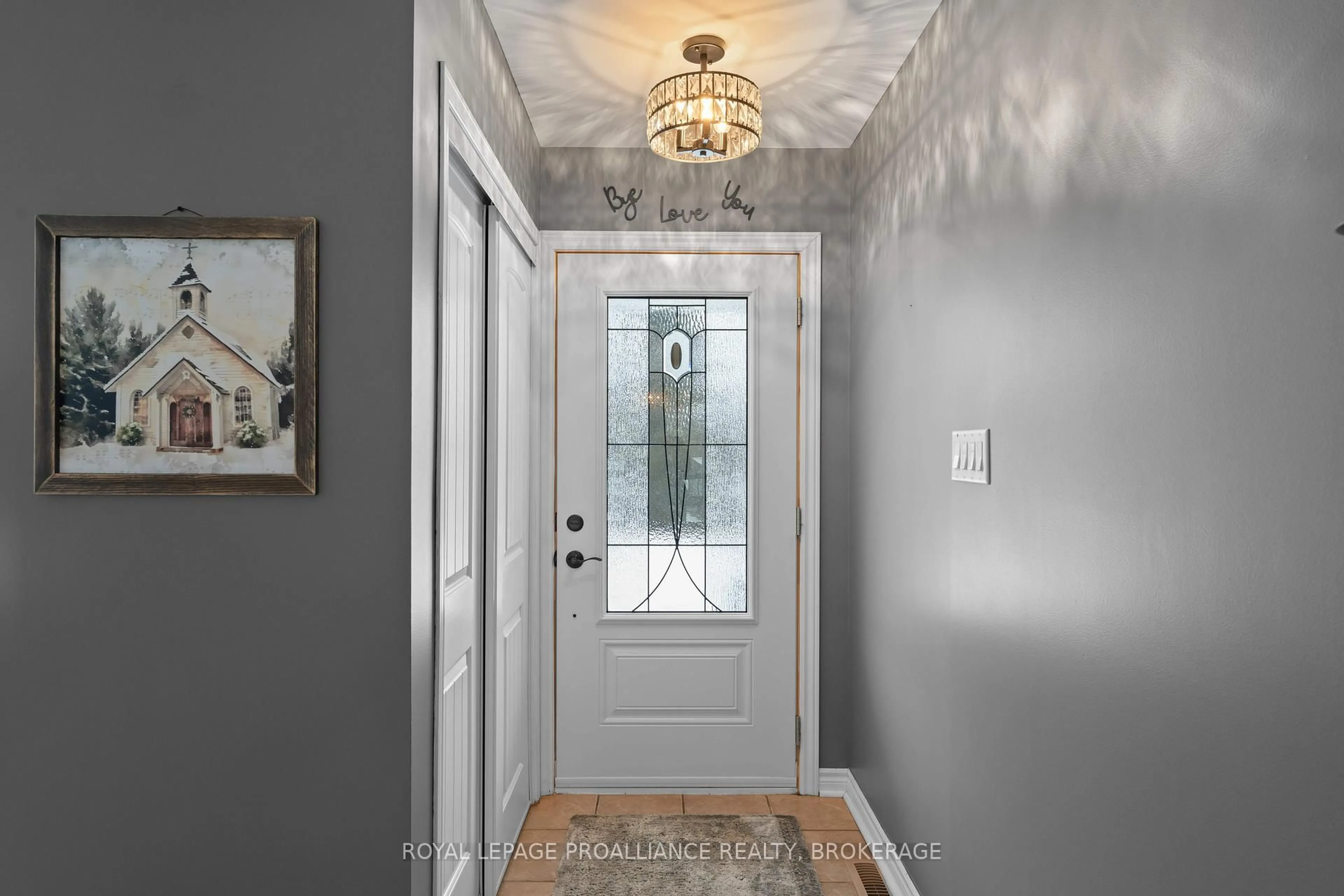 Indoor entryway for 7379 County Road 2, Napanee Ontario K7R 3K6