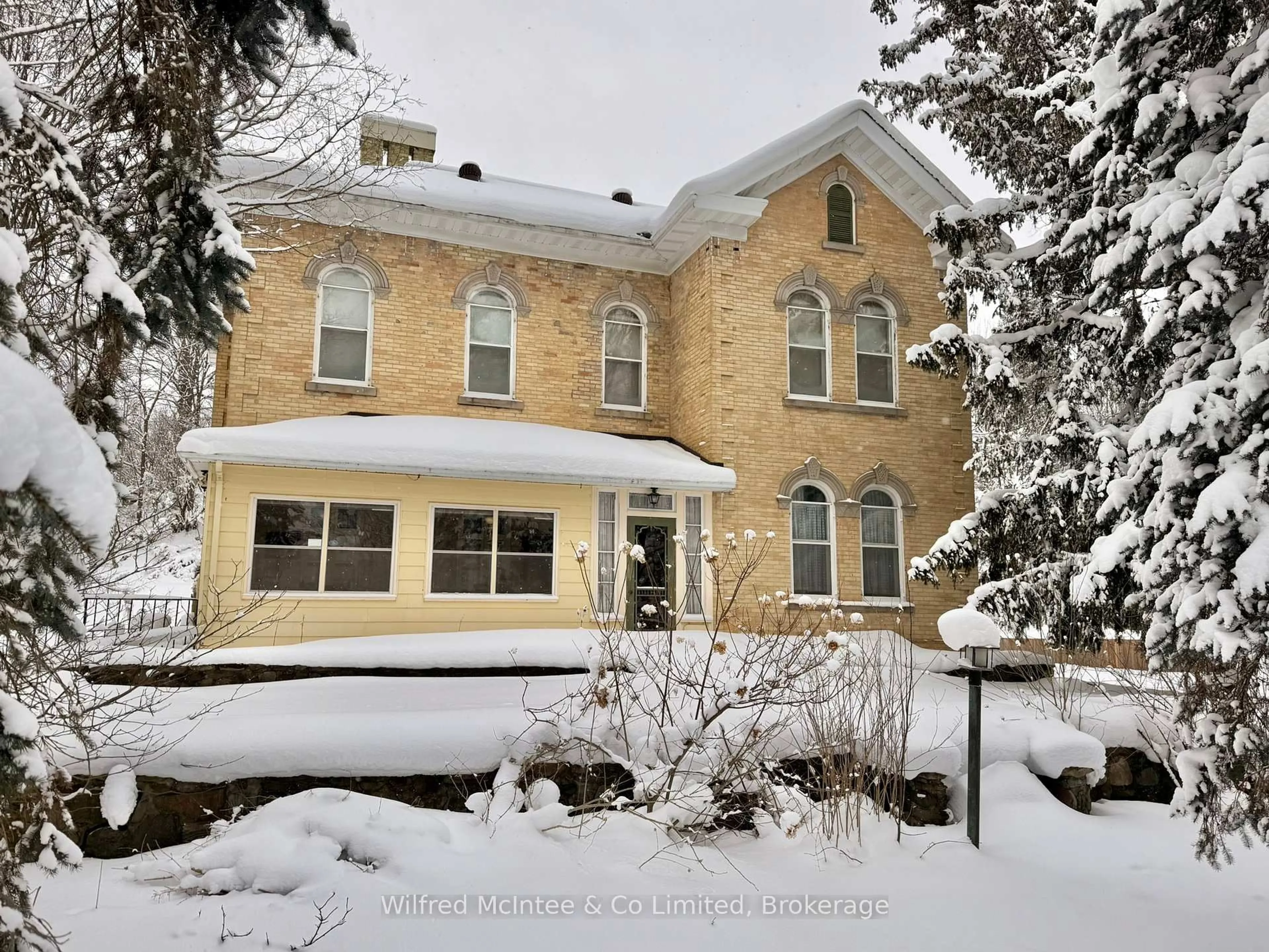 Home with brick exterior material, building for 538 Queen St, Arran-Elderslie Ontario N0G 2N0