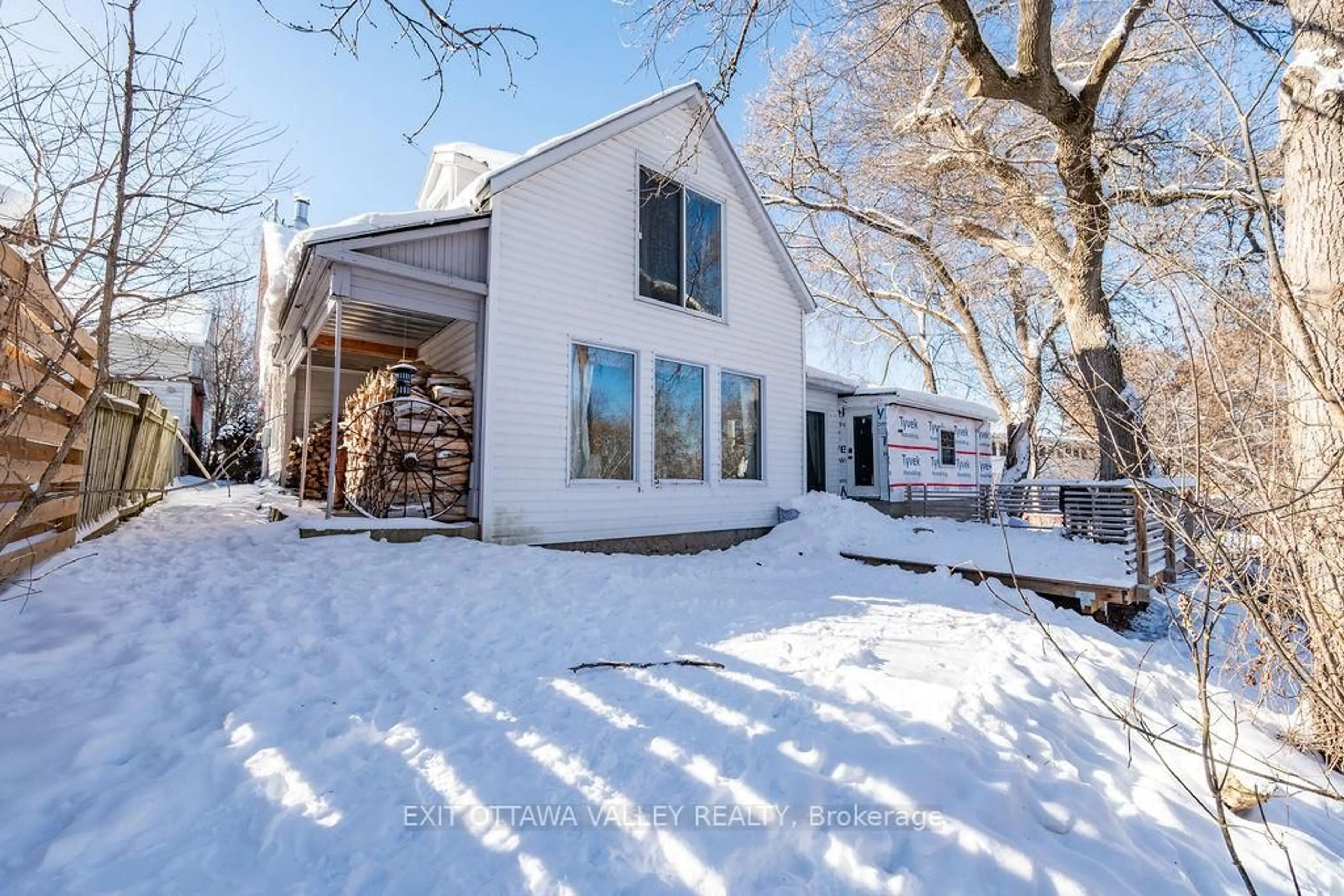 Unknown for 815 Pembroke St, Pembroke Ontario K8A 5P5