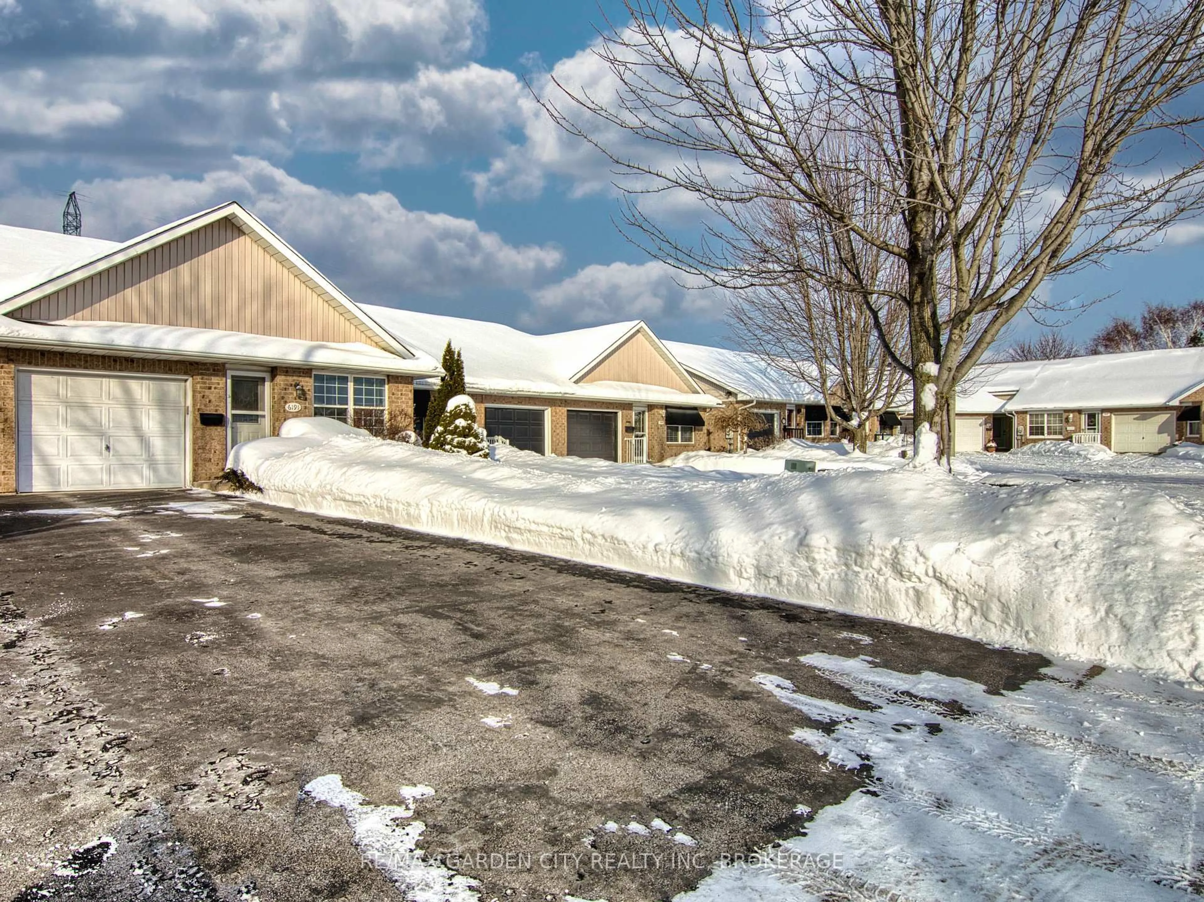 Unknown for 6191 Shane Cres, Niagara Falls Ontario L2J 4K9