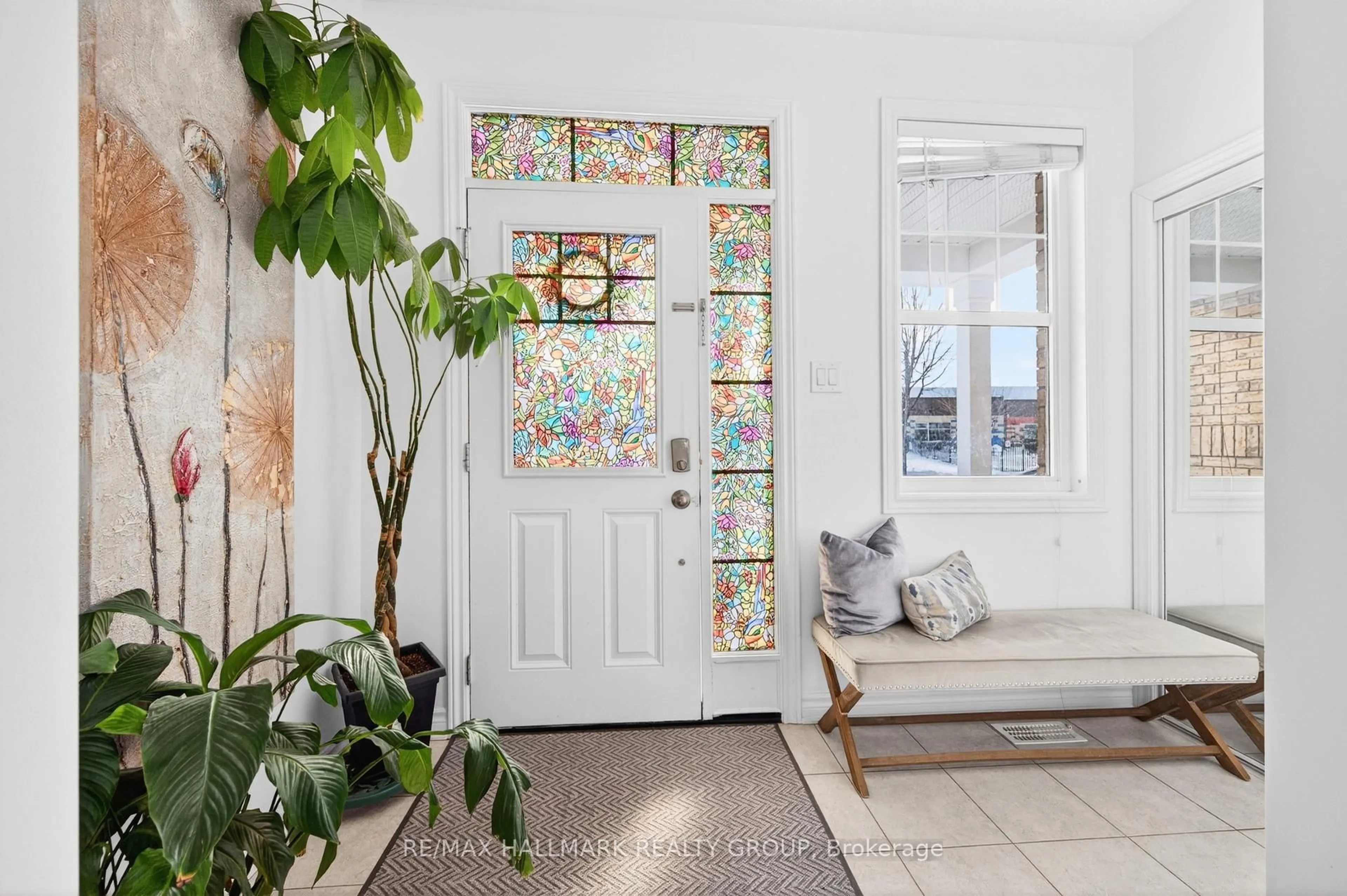 Indoor entryway for 270 Des Soldats Riendeau St, Nepean Ontario K2J 5Z1