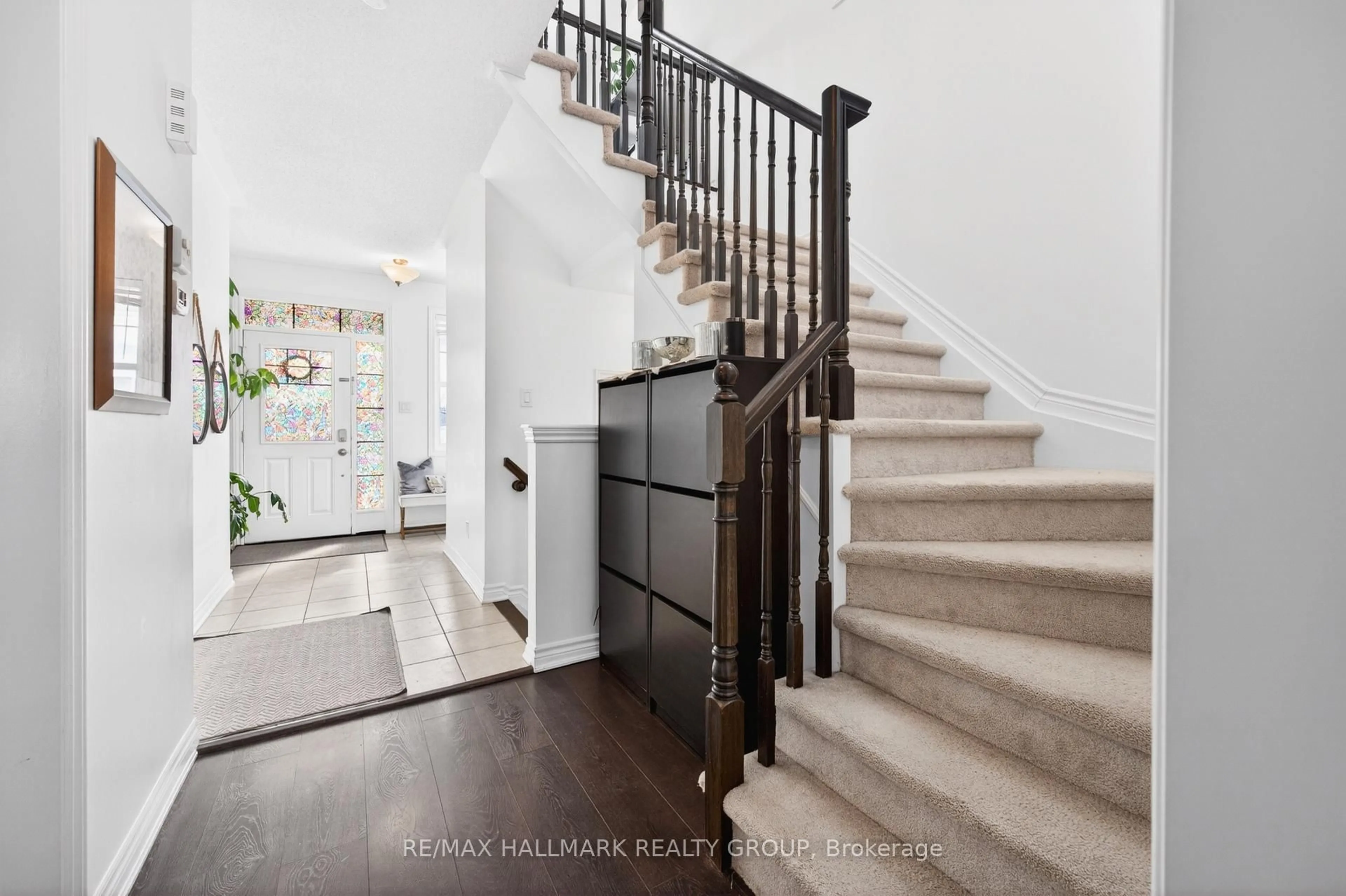 Stairs for 270 Des Soldats Riendeau St, Nepean Ontario K2J 5Z1