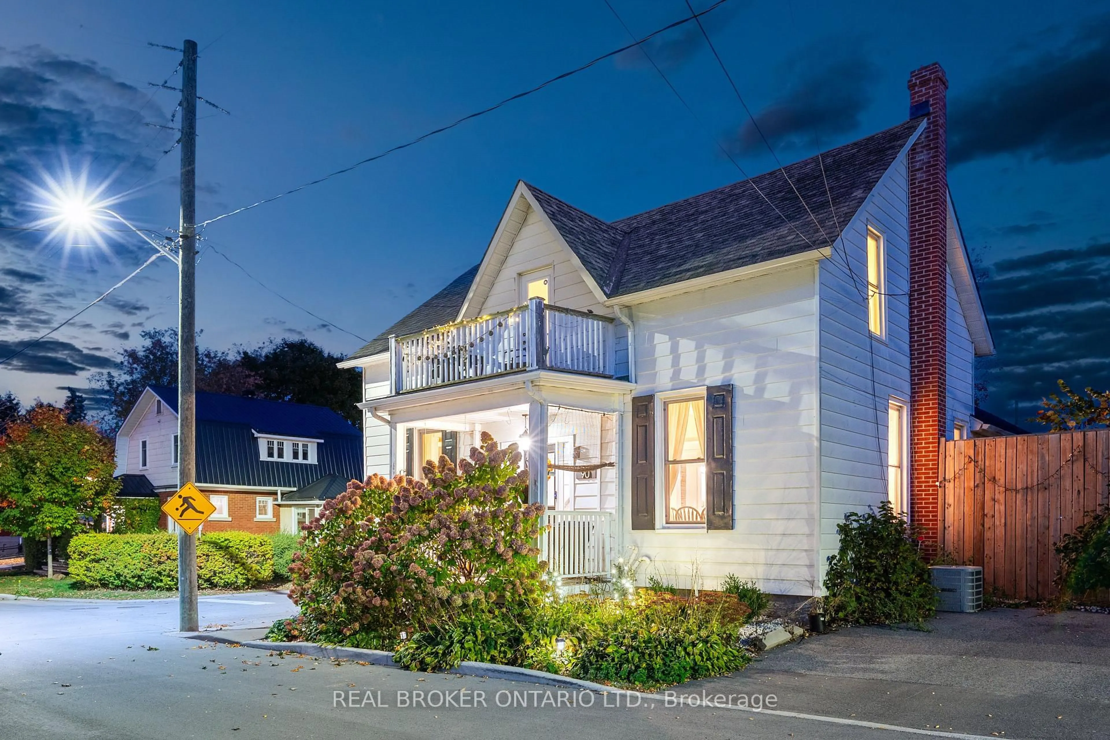 Home with vinyl exterior material, street for 90 Emily St, Carleton Place Ontario K7C 1S9