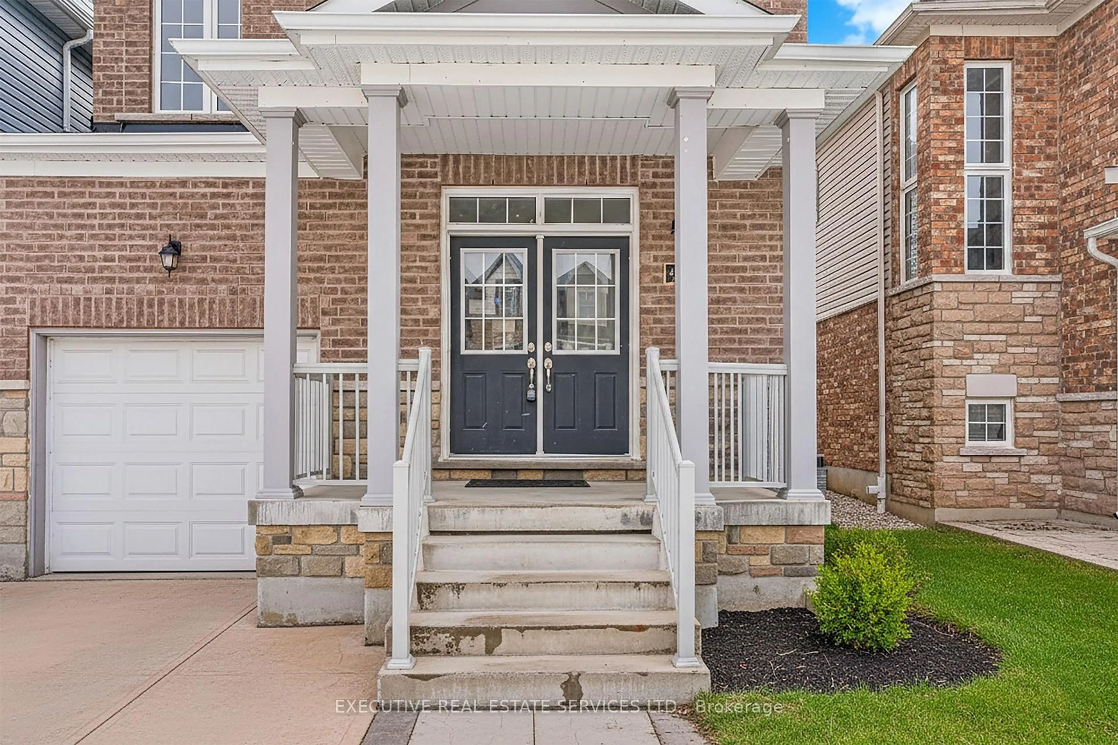 Indoor entryway for 439 Linden Dr, Cambridge Ontario N3H 4R6
