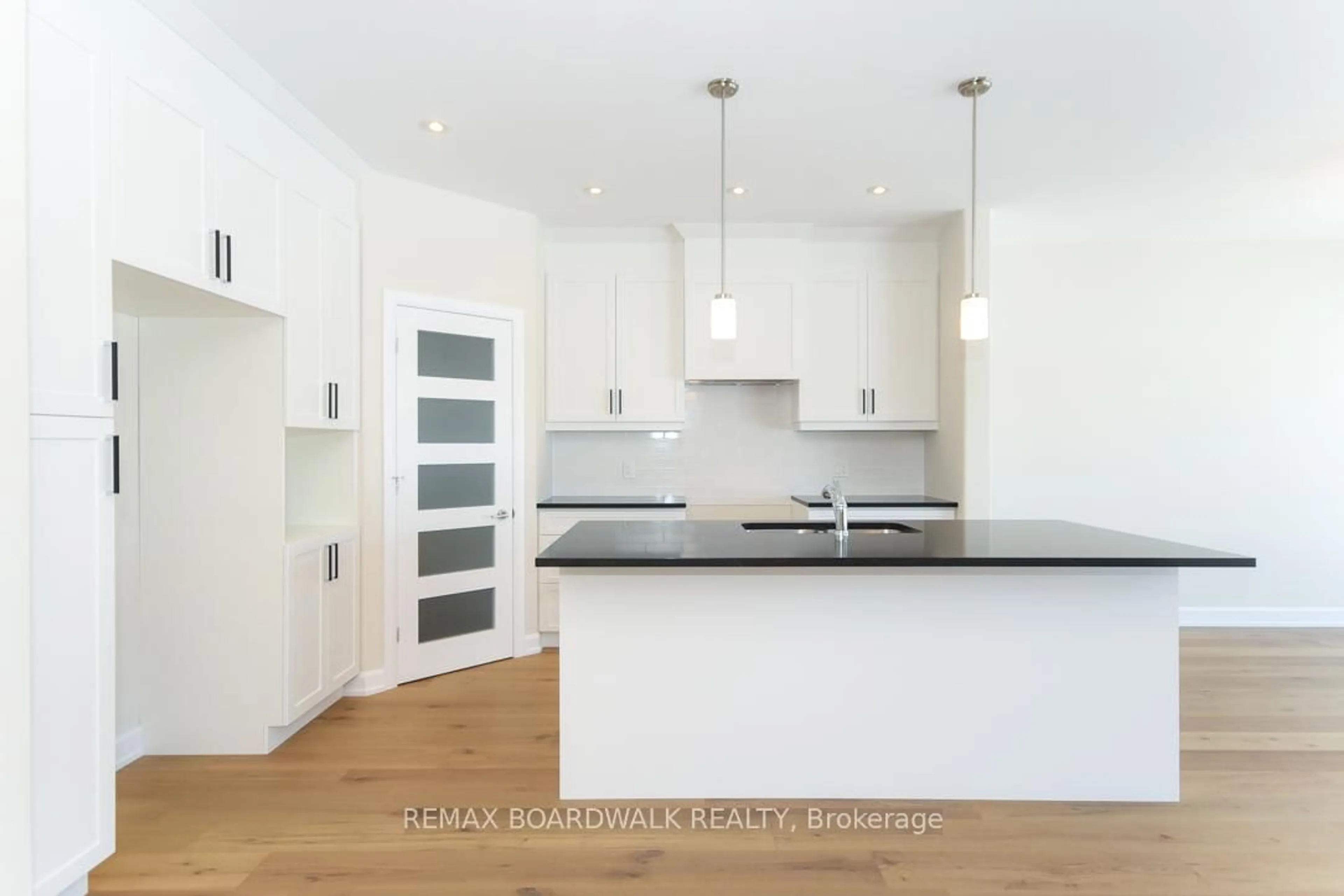 Contemporary kitchen, wood/laminate floor for 444 AURORA St, Russell Ontario K4R 0L3