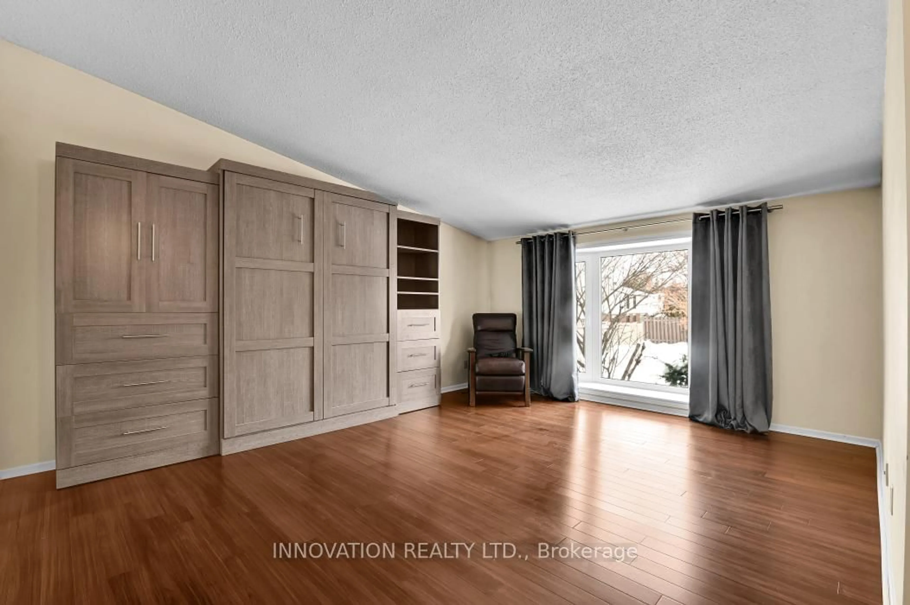 Unknown for 152 Burnetts Grove Circ, Ottawa Ontario K2J 1S9