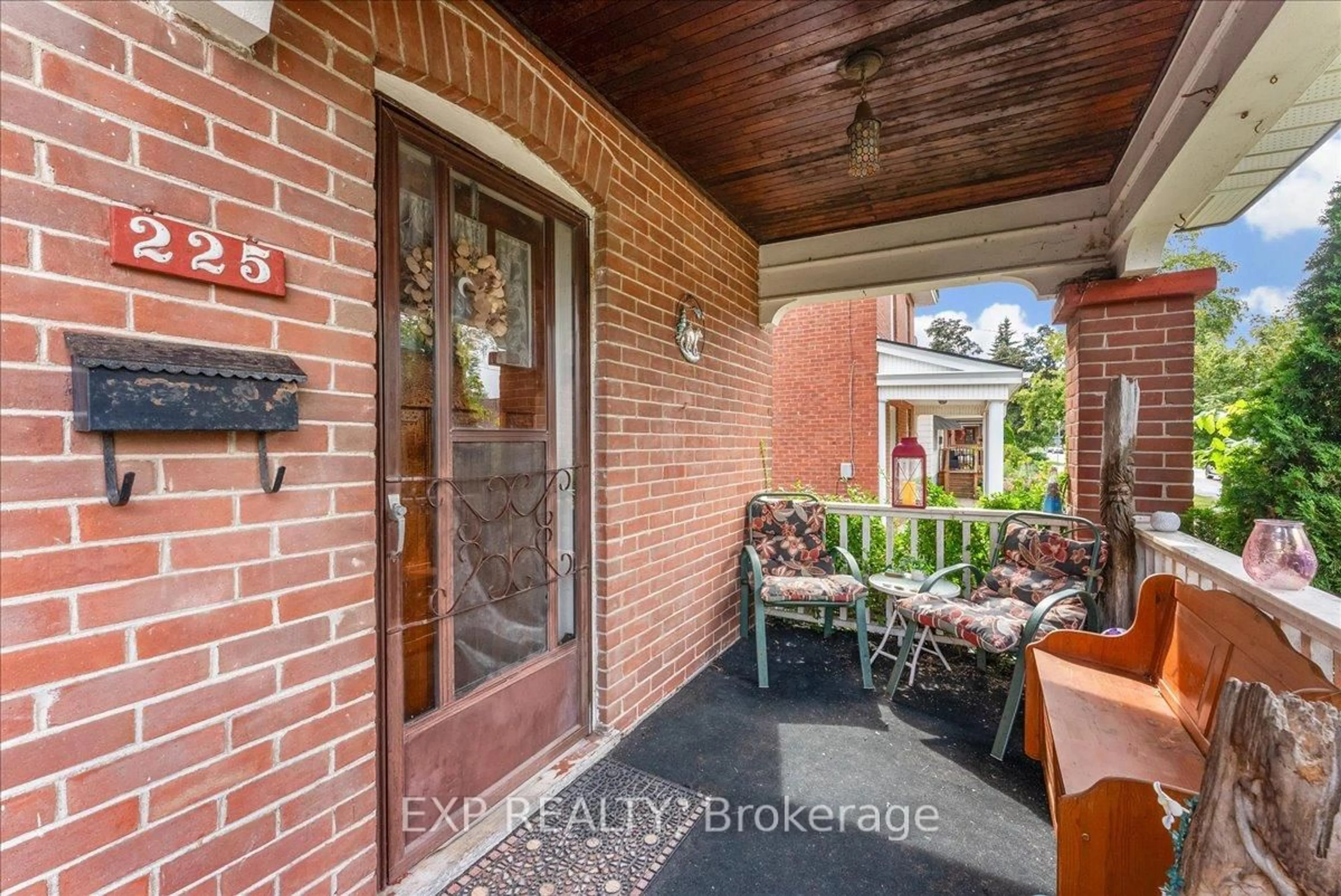 Patio, street for 225 Mcgill St, Peterborough Ontario K9J 1W2