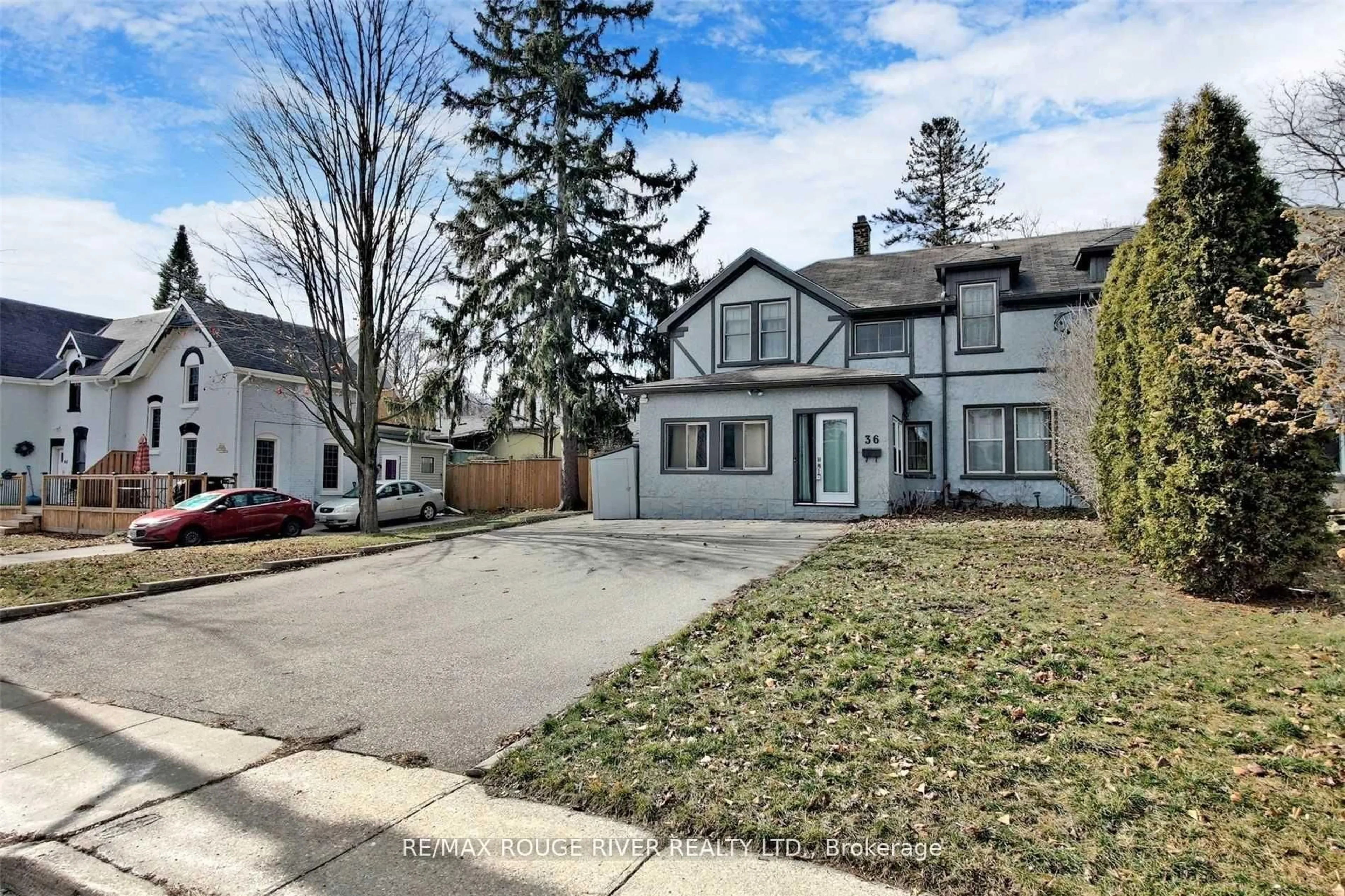 Unknown for 36 John St, Cambridge Ontario N1S 2V4