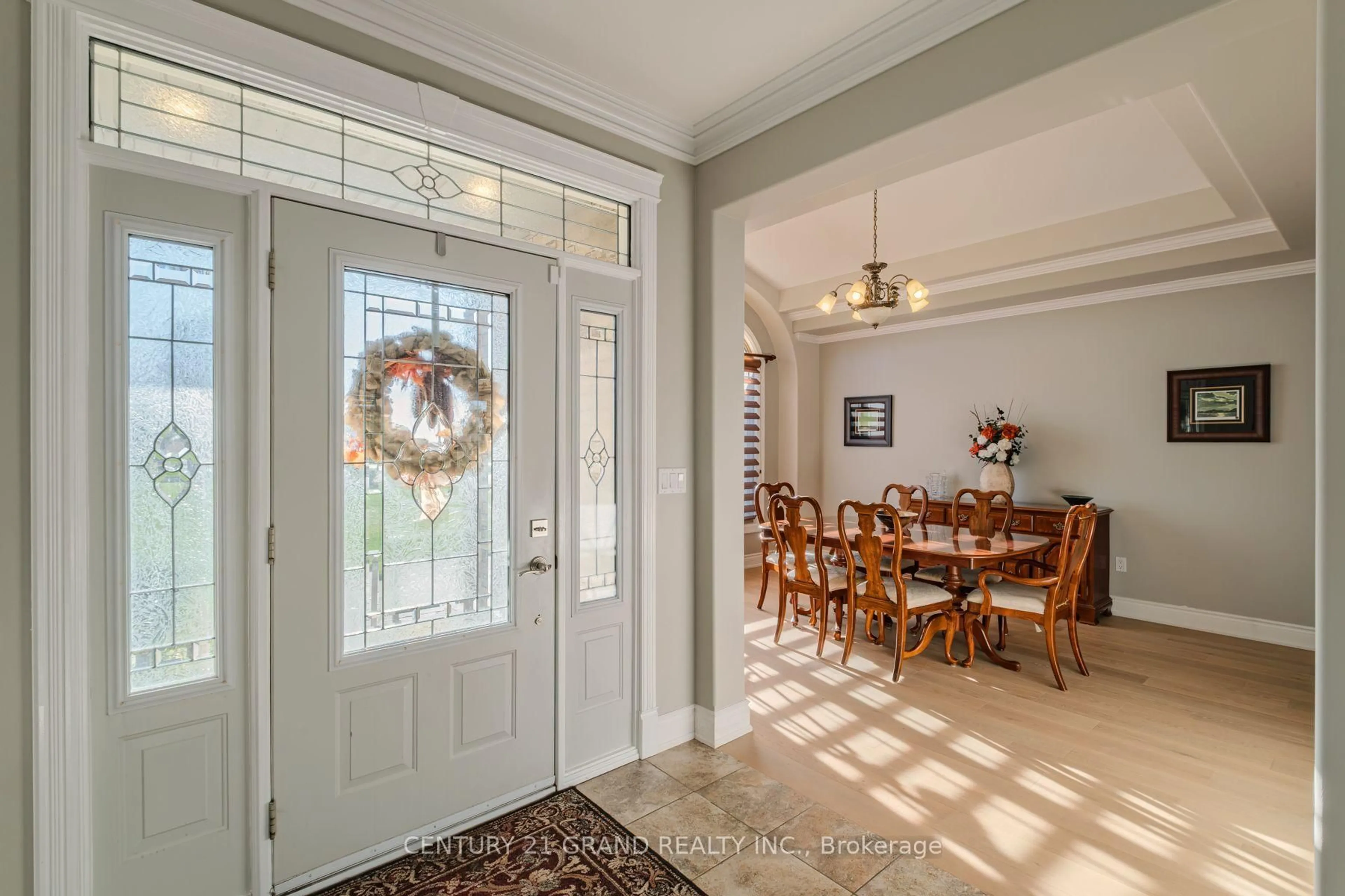Indoor entryway for 315 Brant County Road 18 Rd, Brantford Ontario N3T 5L9