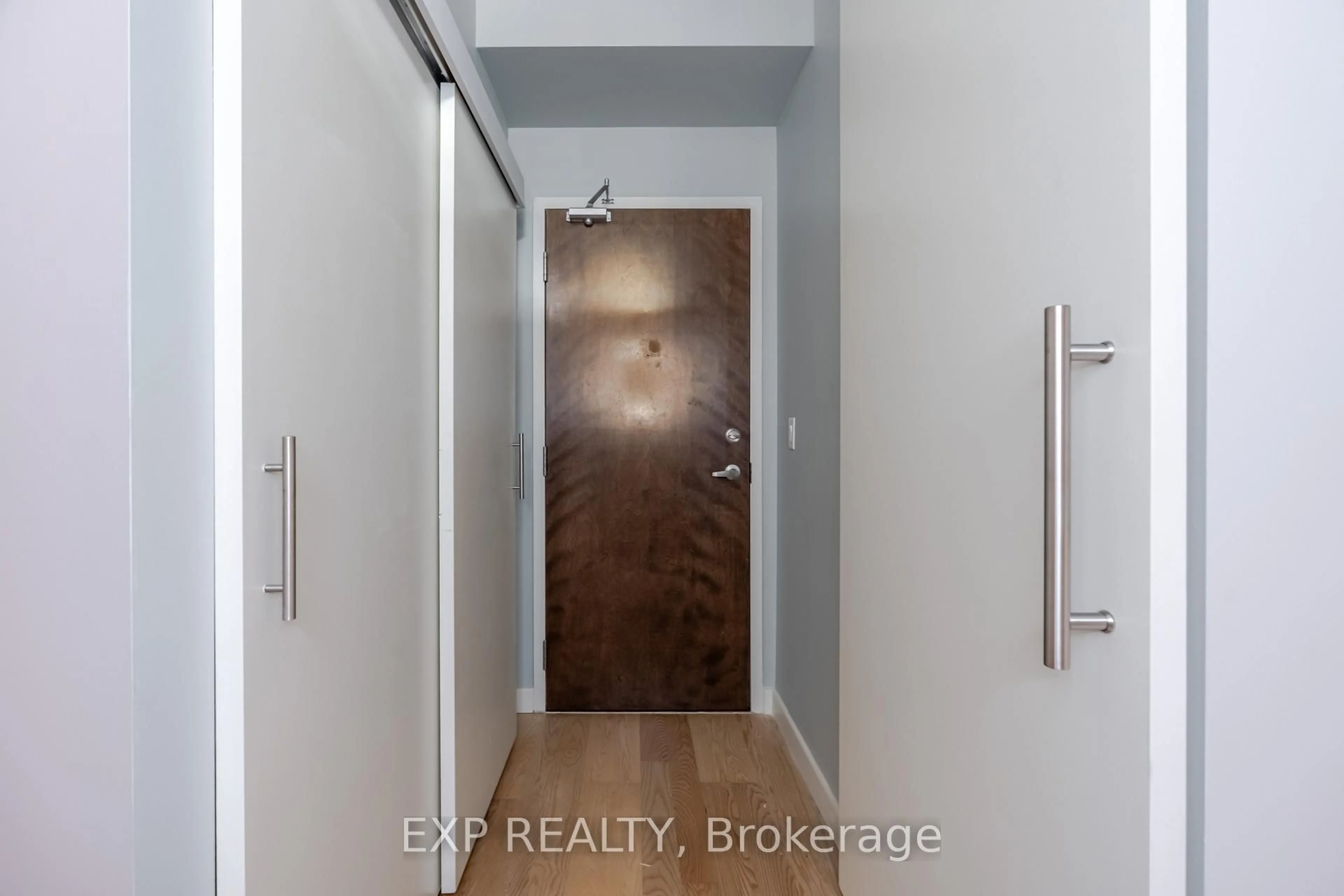Indoor entryway for 179 GEORGE St #907, Ottawa Ontario K1N 1J8