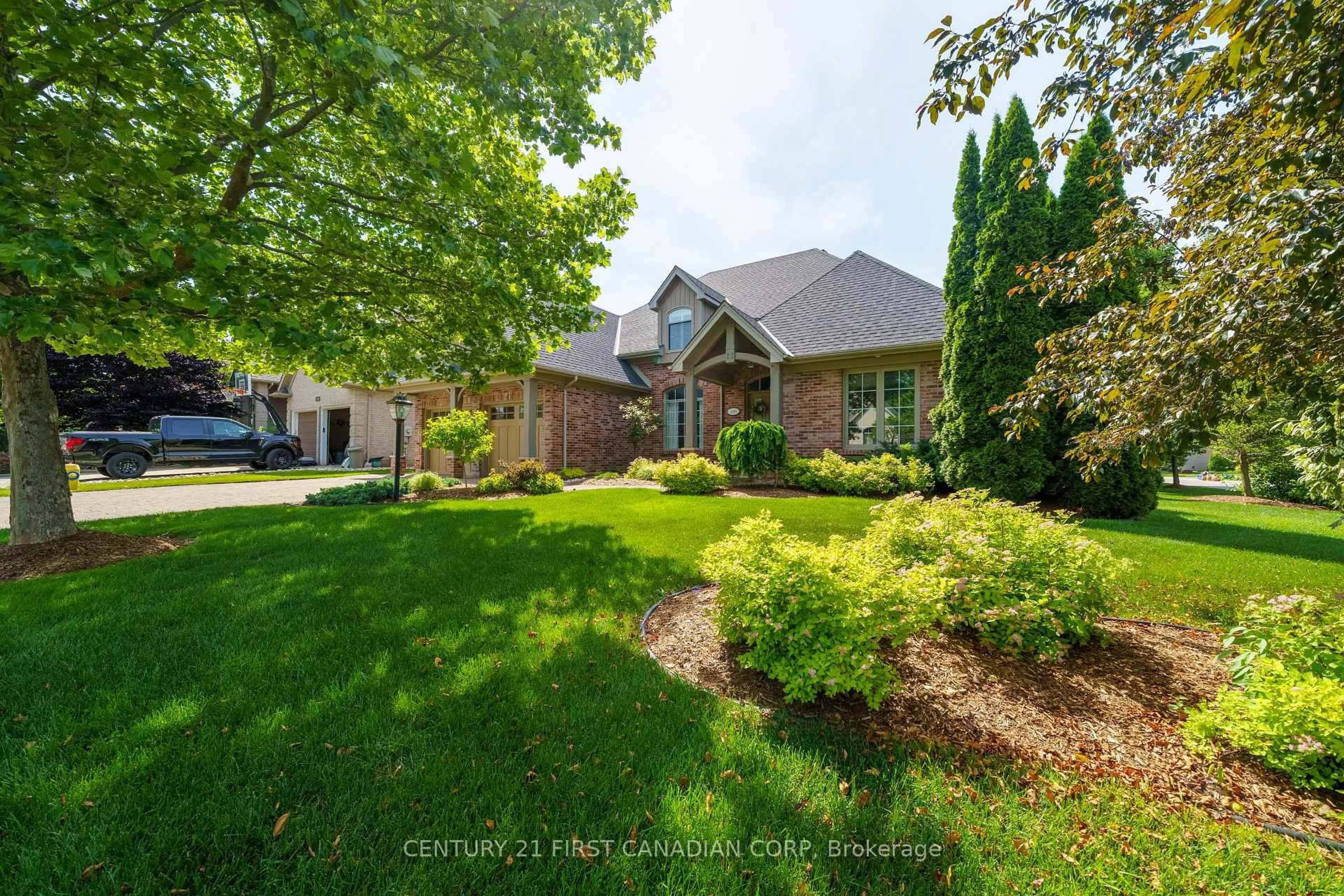 A pic from outside/outdoor area/front of a property/back of a property/a pic from drone, street for 2091 Valleyrun Blvd, London North Ontario N6G 5M7