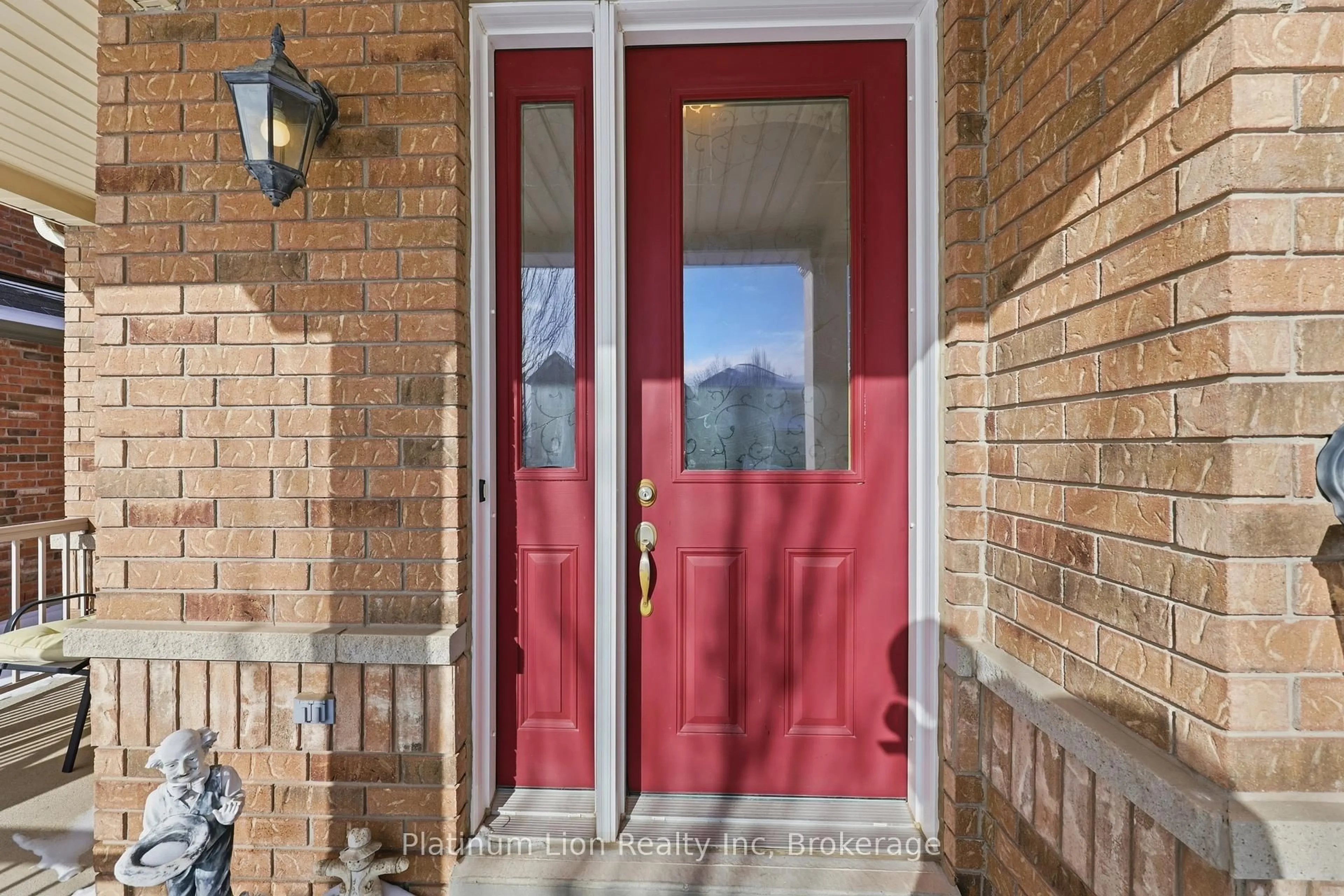 Indoor entryway for 274 Nisbet Blvd, Hamilton Ontario L8B 0S3