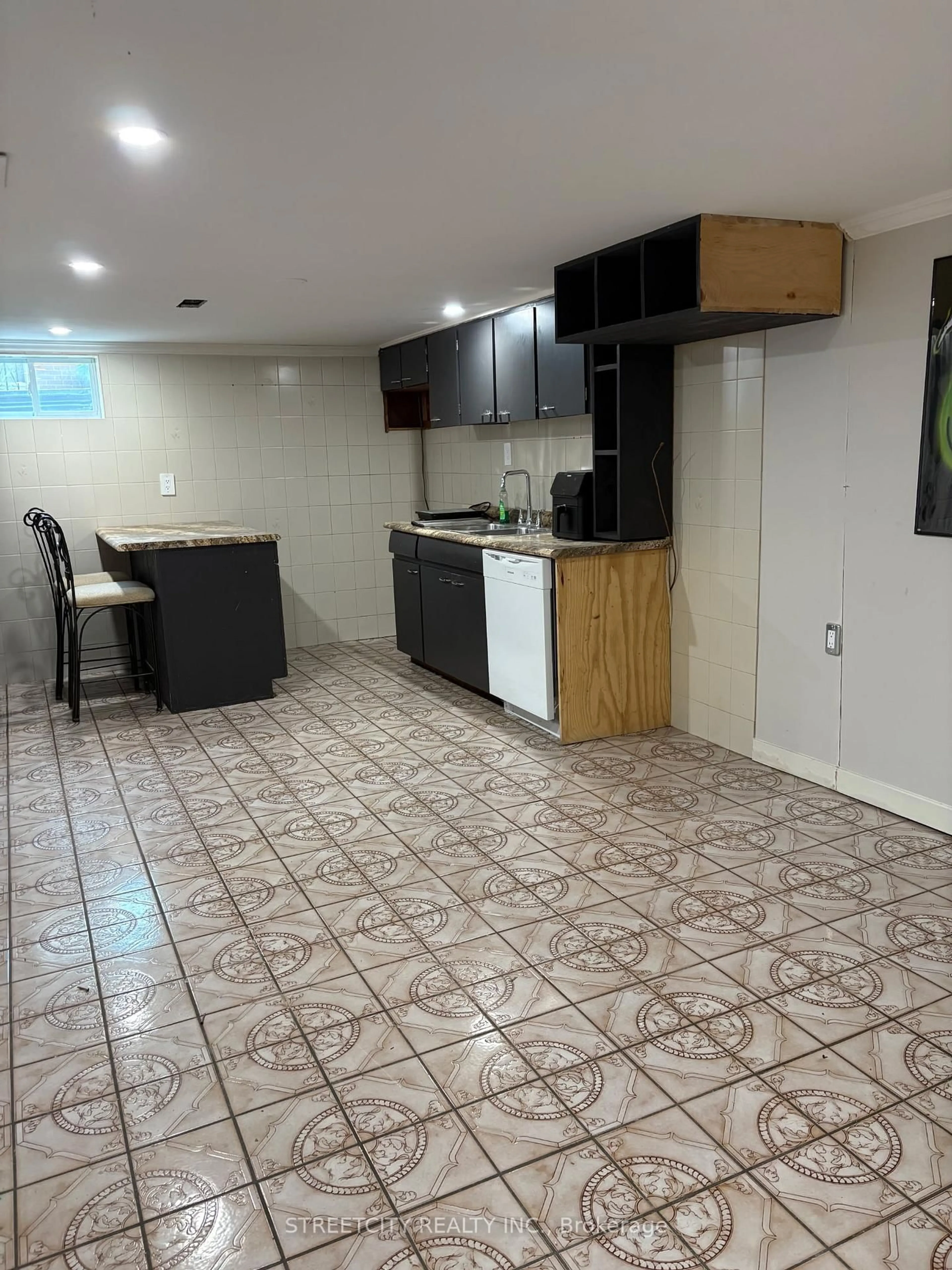 A pic of a room for 1500 Mardell Pl, London East Ontario N5V 1W9