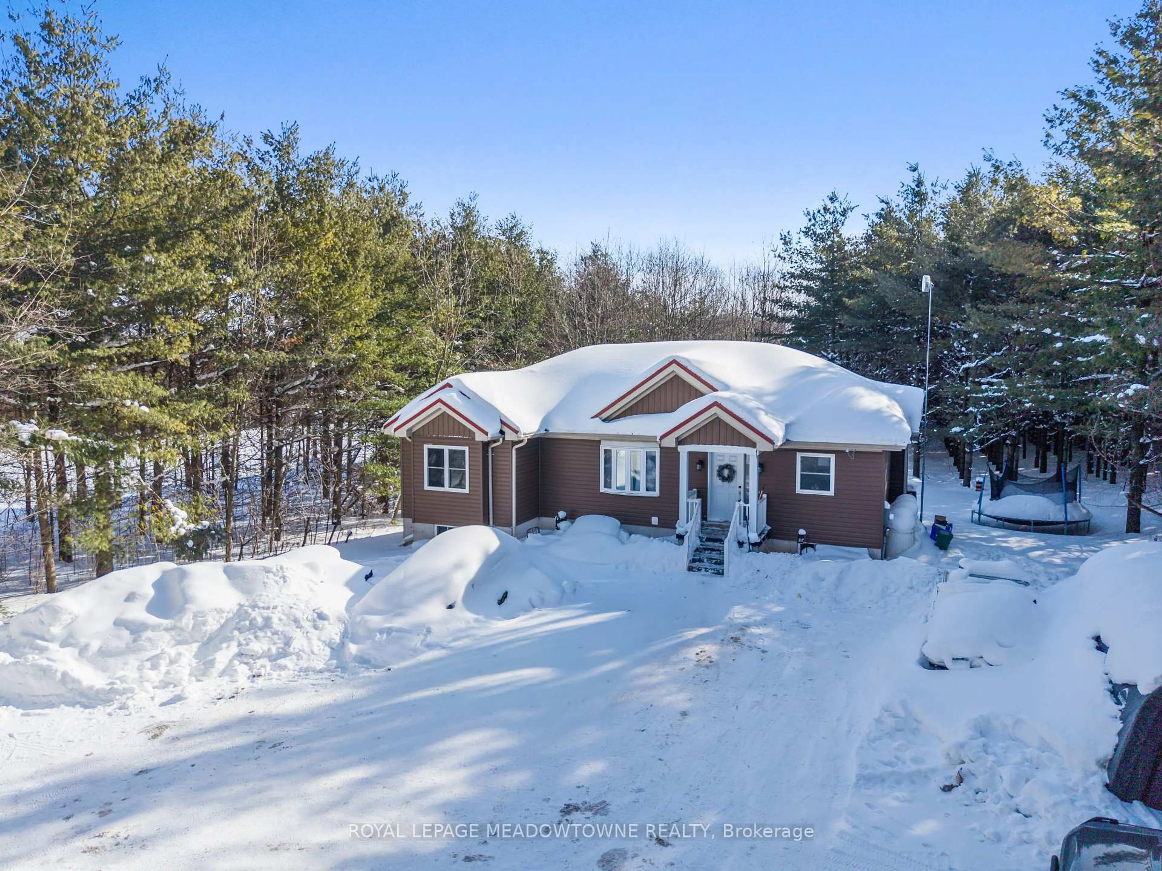 A pic from outside/outdoor area/front of a property/back of a property/a pic from drone, street for 9341 Sideroad 9, Erin Ontario L7J 2L8