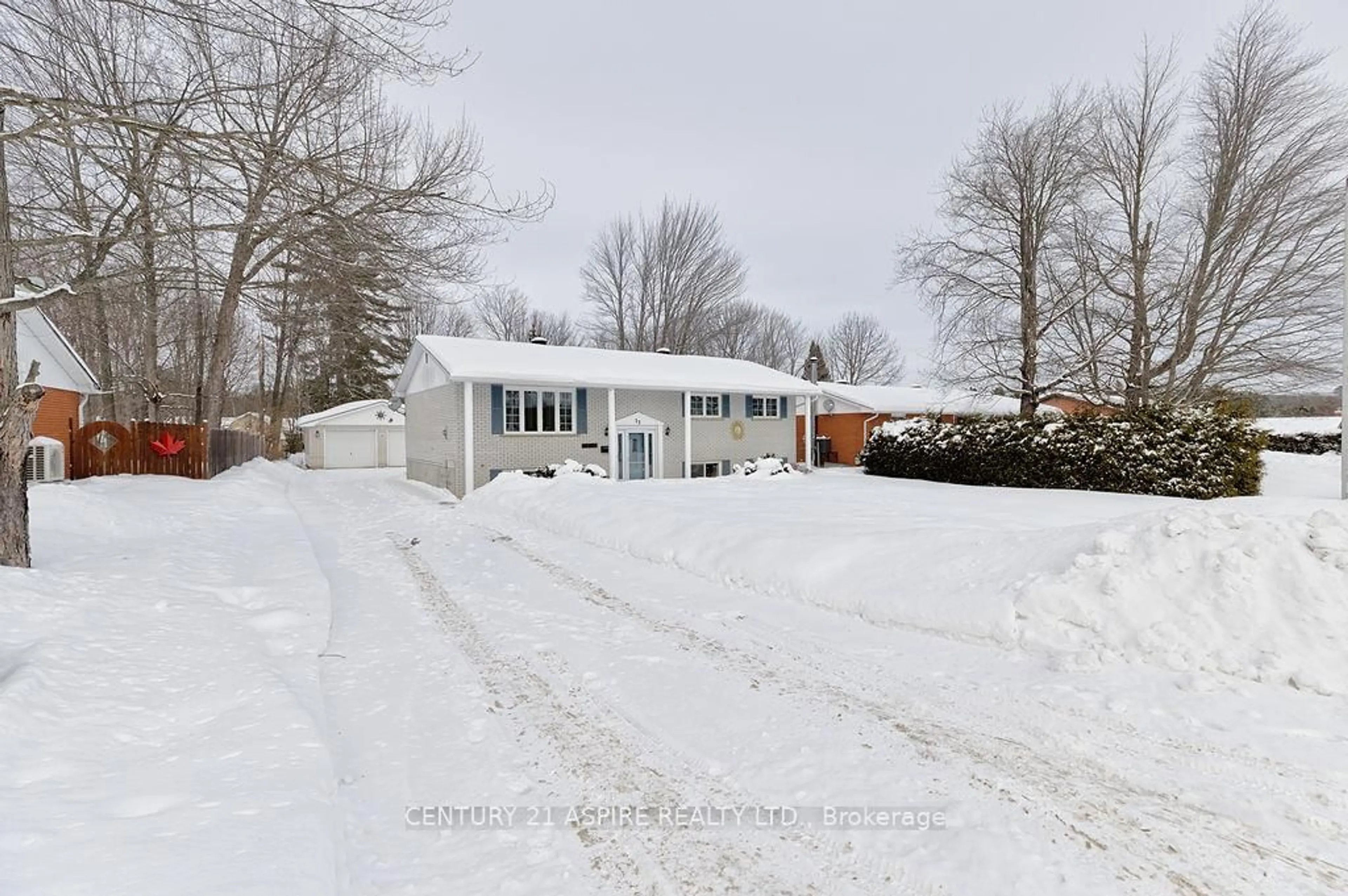 A pic from outside/outdoor area/front of a property/back of a property/a pic from drone, street for 23 Park Dr, Petawawa Ontario K8H 2C9