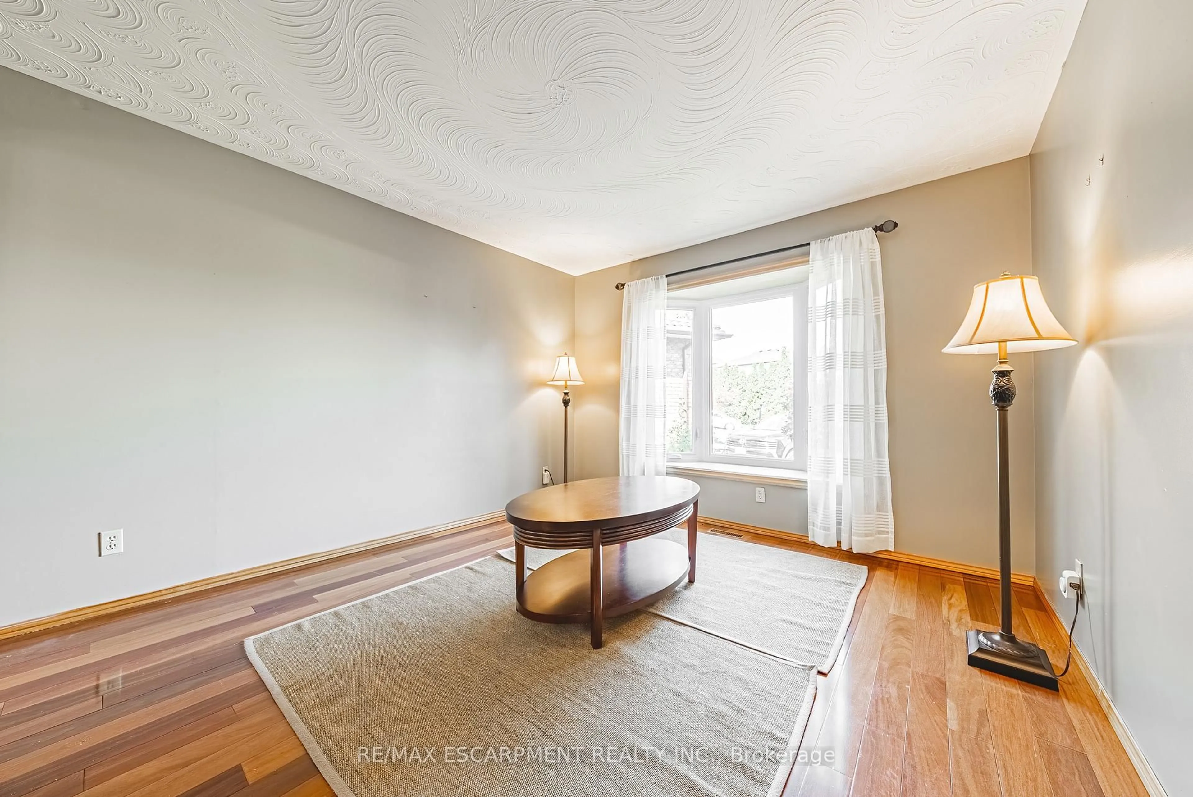 Unknown for 19 Glenhaven Crt, Hamilton Ontario L9C 7G4