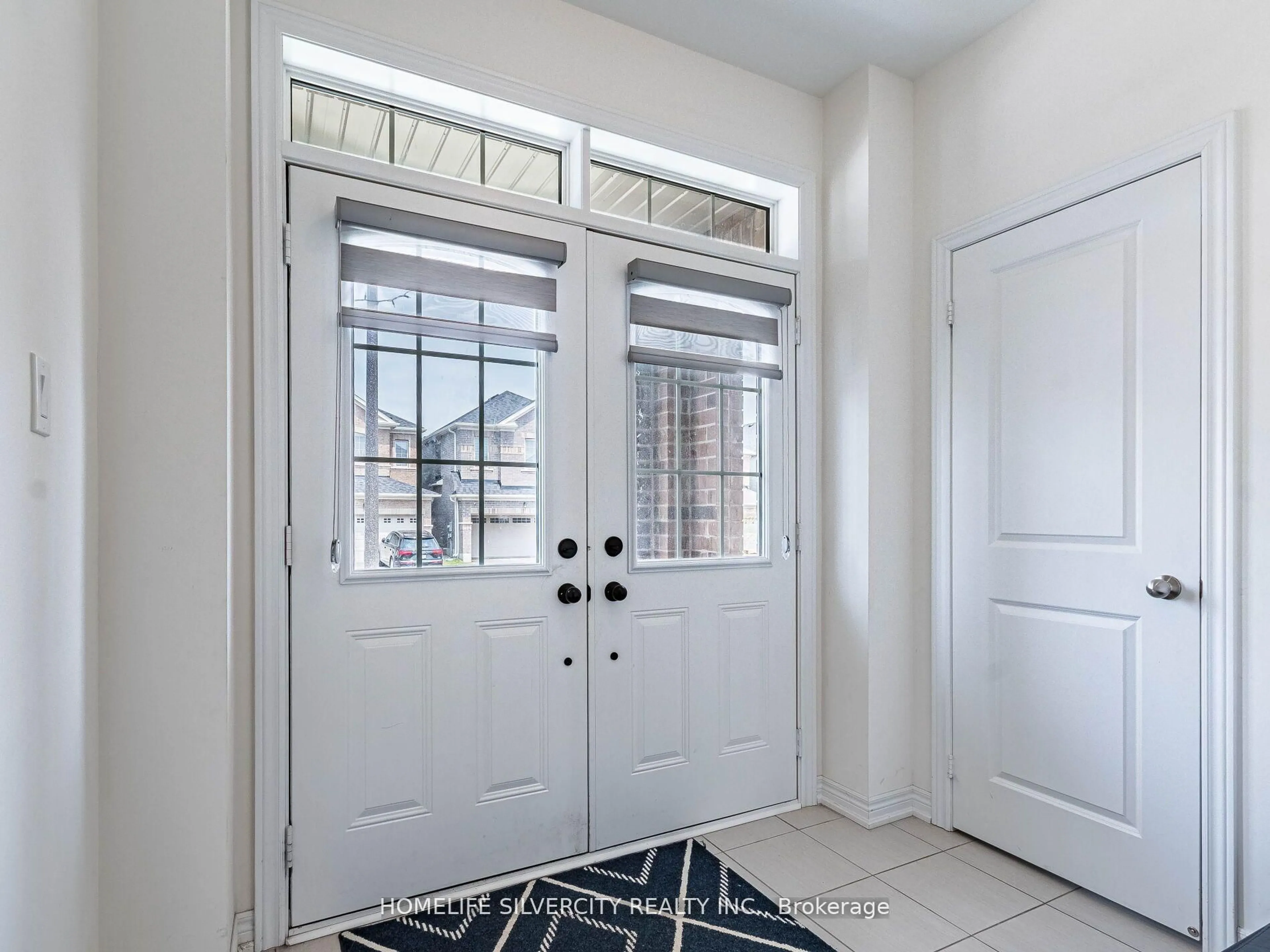 Indoor entryway for 177 Limestone Lane, Shelburne Ontario L9V 3Y5