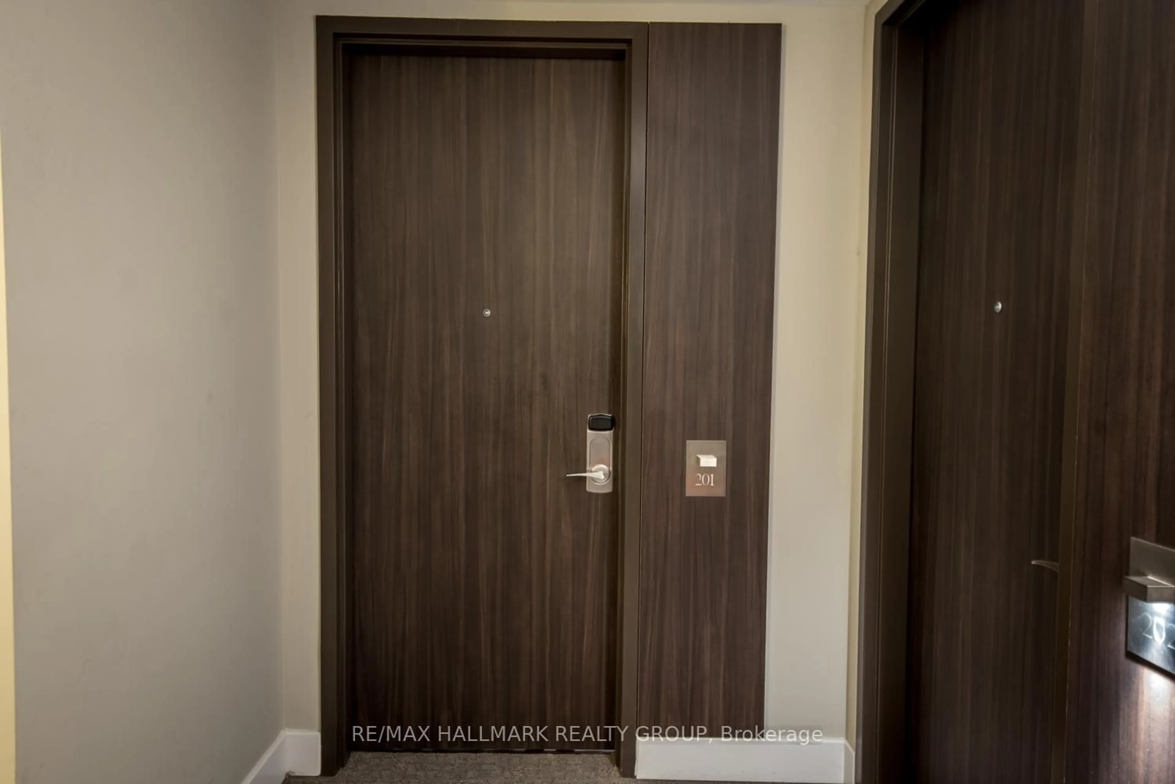 Unknown for 300 Lisgar St #201, Ottawa Ontario K2P 0E2