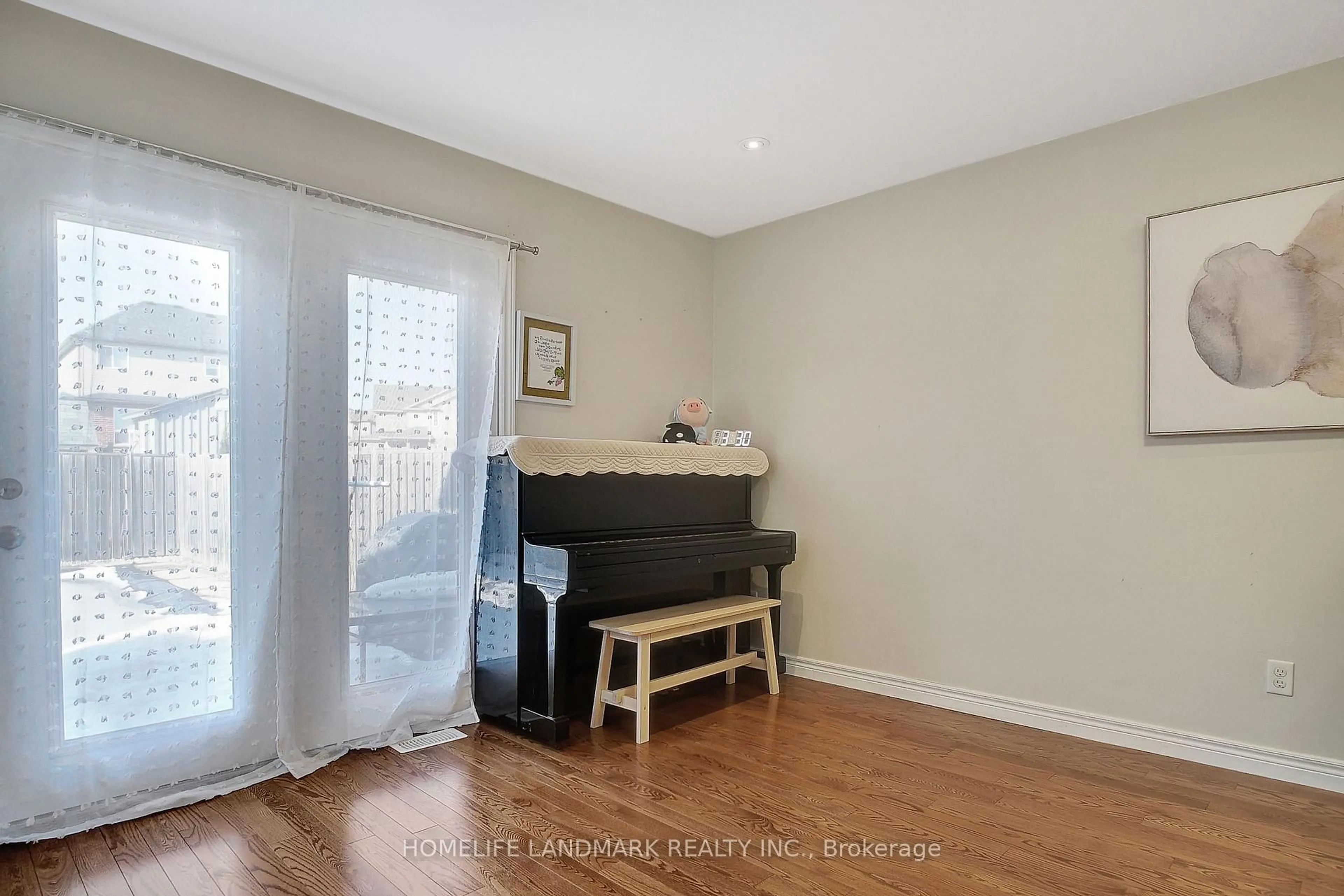 A pic of a room for 328 vincent Dr, North Dumfries Ontario N0B 1E0