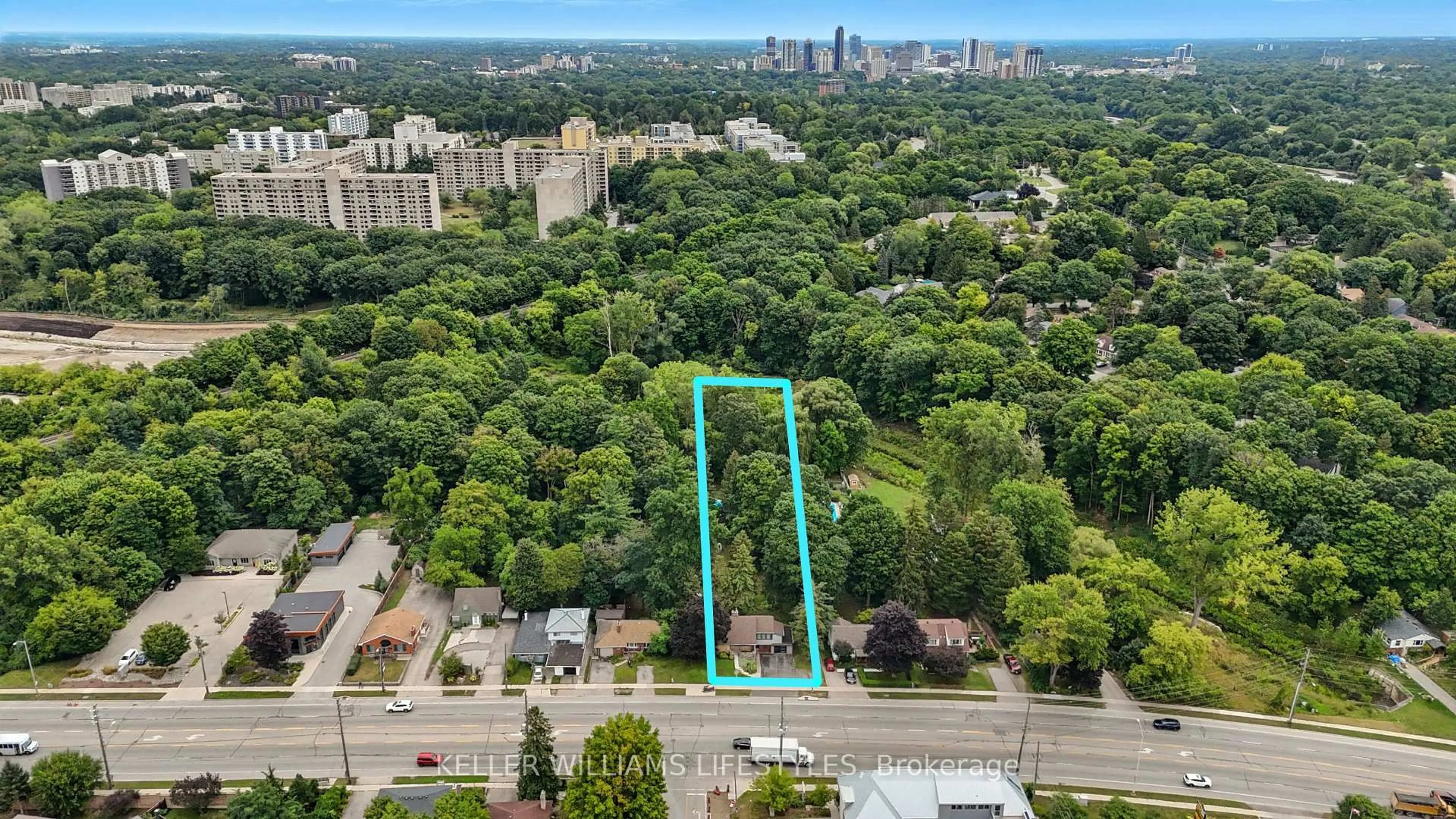 A pic from outside/outdoor area/front of a property/back of a property/a pic from drone, city buildings view from balcony for 577 Wonderland Rd, London North Ontario N6H 3E2