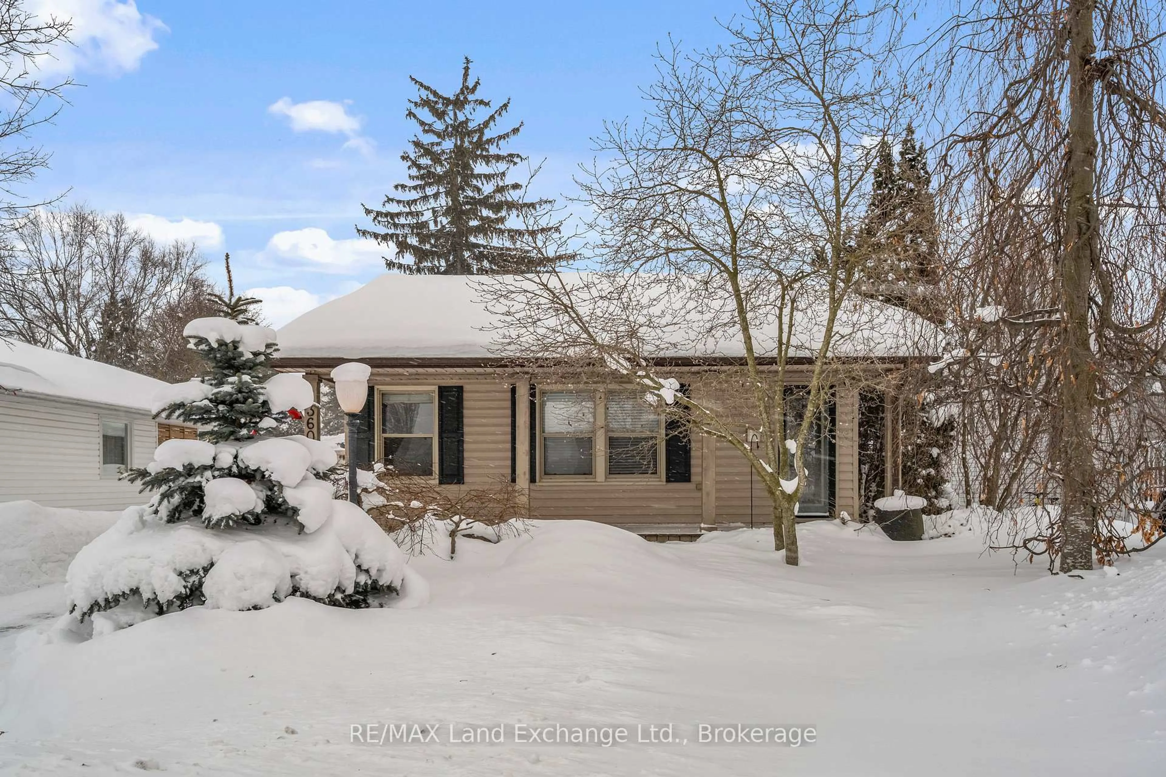 A pic from outside/outdoor area/front of a property/back of a property/a pic from drone, unknown for 360 Boulton St, Minto Ontario N0G 2P0