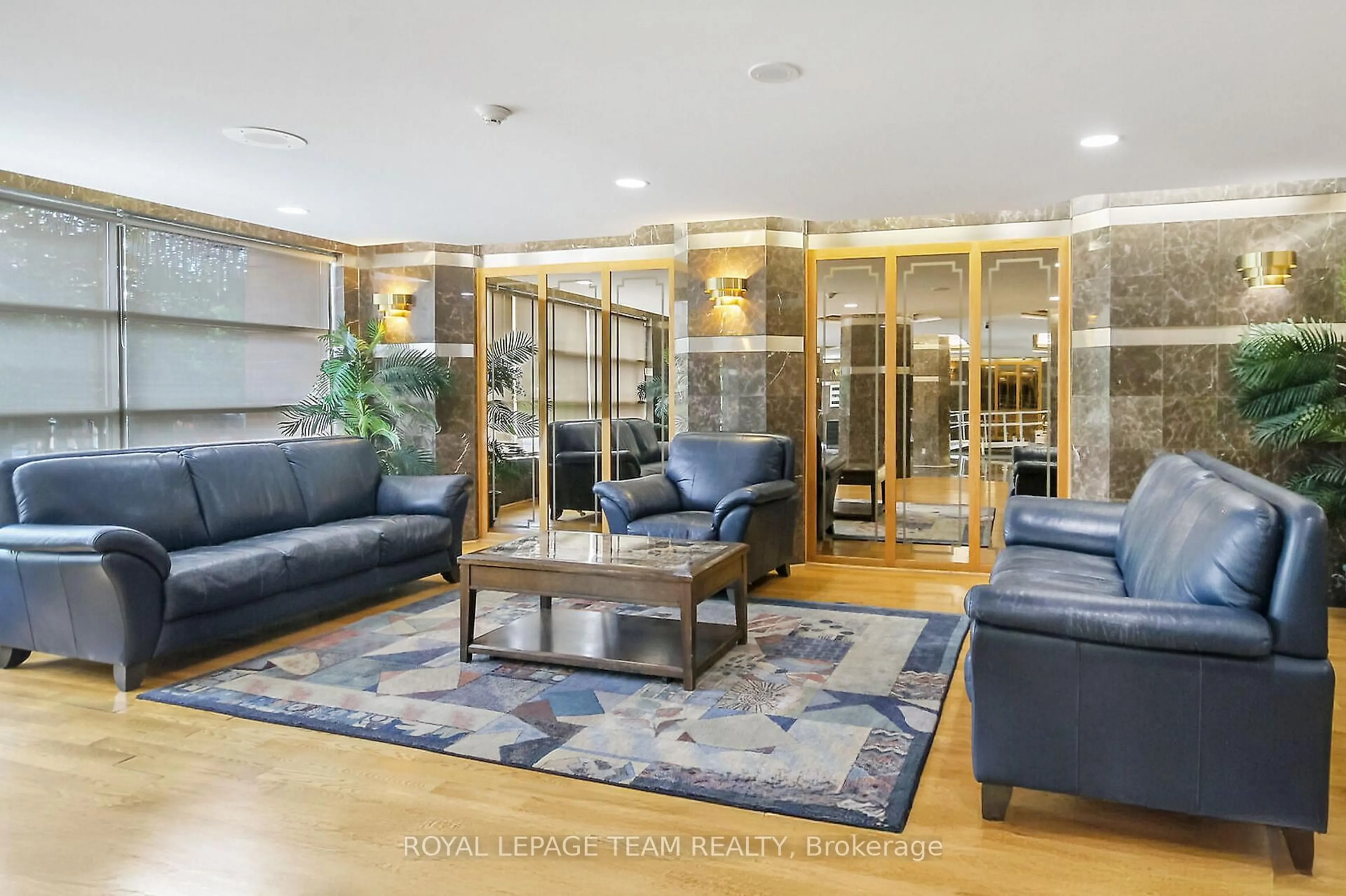 Lobby for 2760 Carousel Cres #1506, Ottawa Ontario K1T 2N4