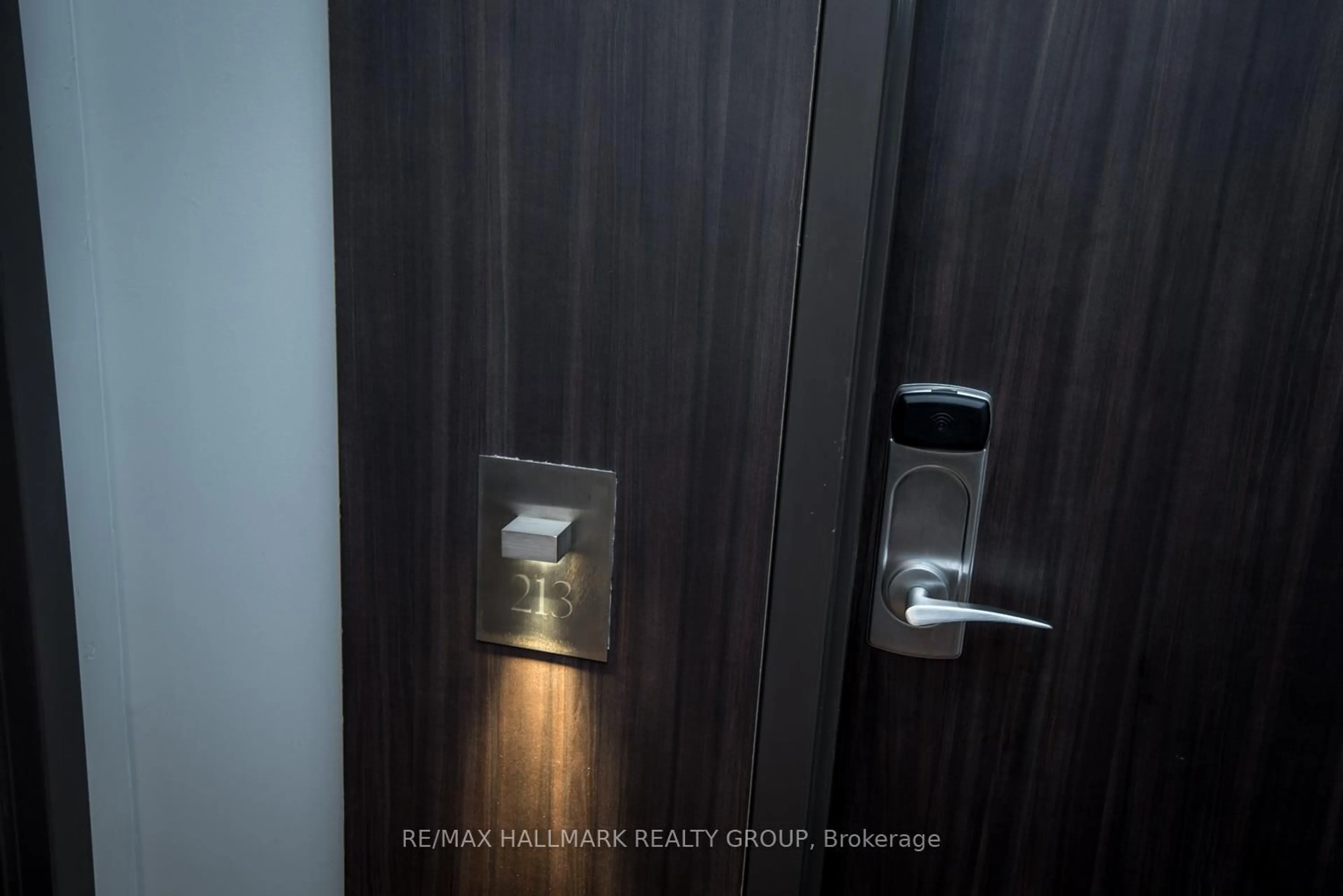 Unknown for 300 Lisgar St #213, Ottawa Ontario K2P 0E2