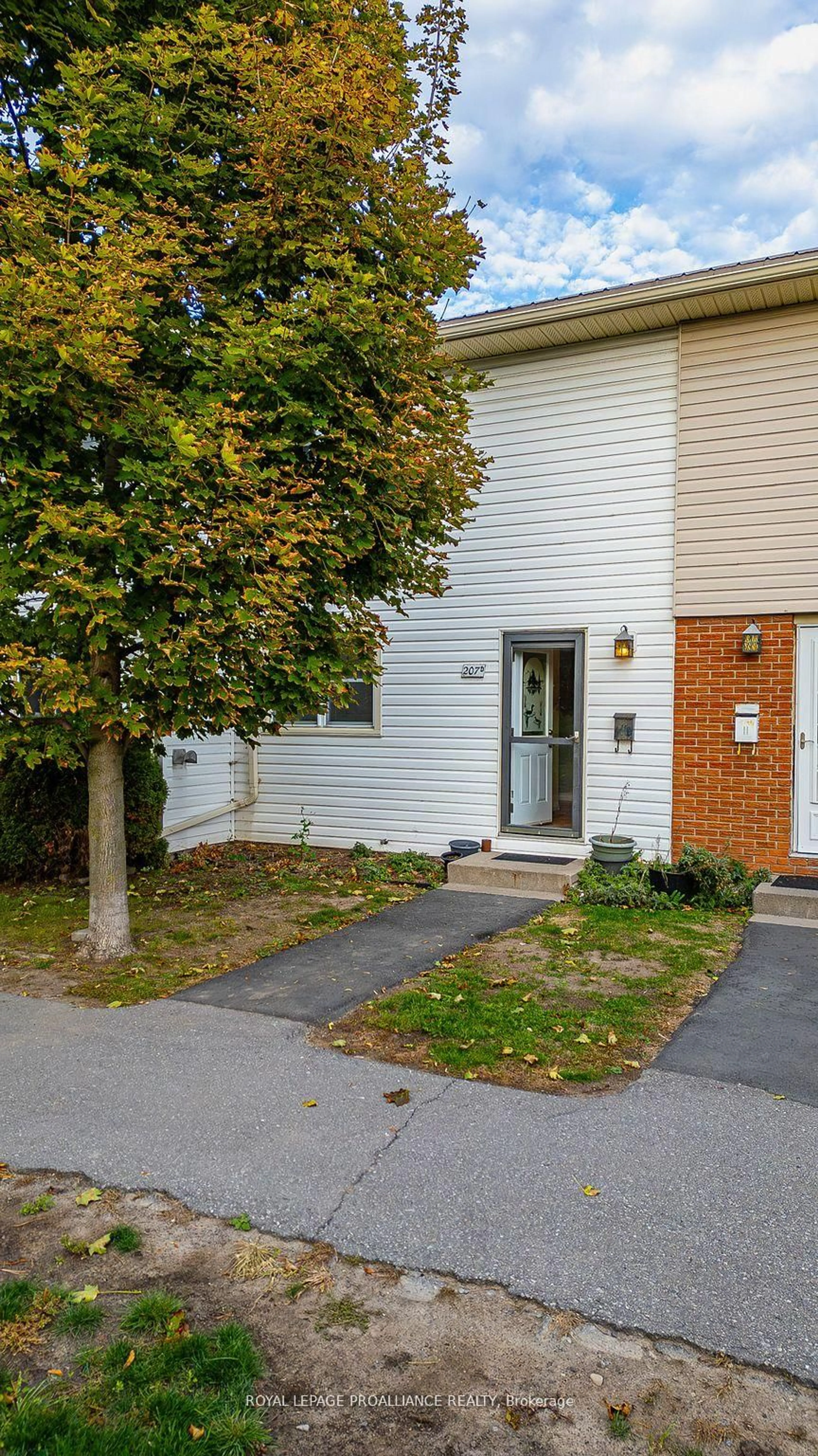 Unknown for 207D North Park St, Belleville Ontario K8P 4T9