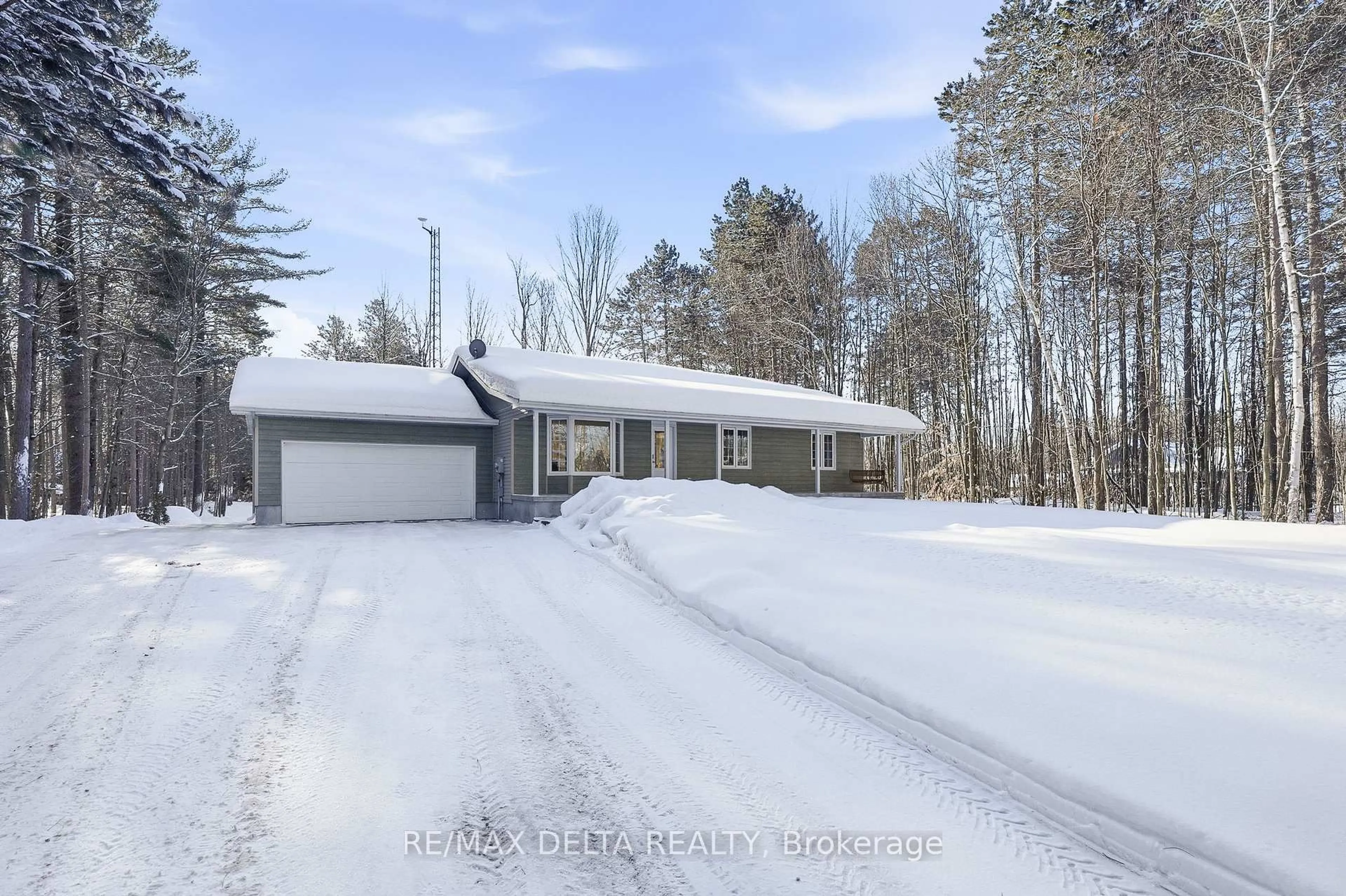 A pic from outside/outdoor area/front of a property/back of a property/a pic from drone, street for 392 Concession 4 Concession, Alfred and Plantagenet Ontario K0B 1L0