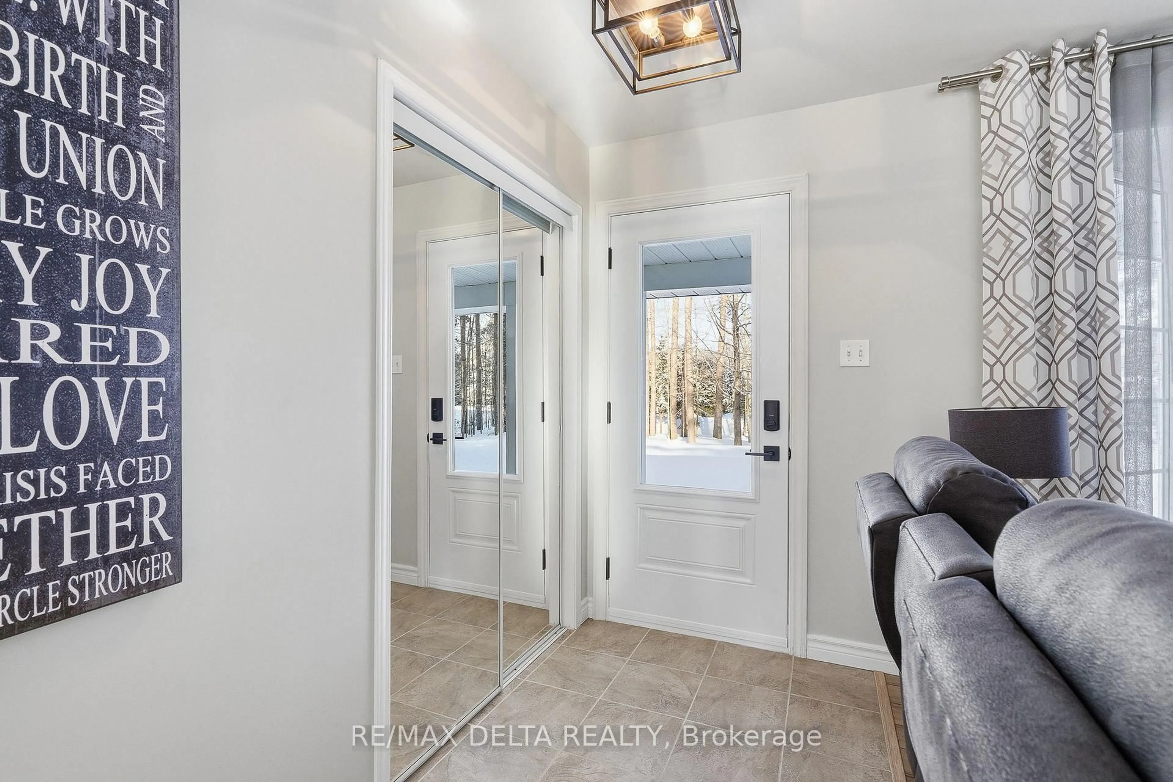 Indoor entryway for 392 Concession 4 Concession, Alfred and Plantagenet Ontario K0B 1L0