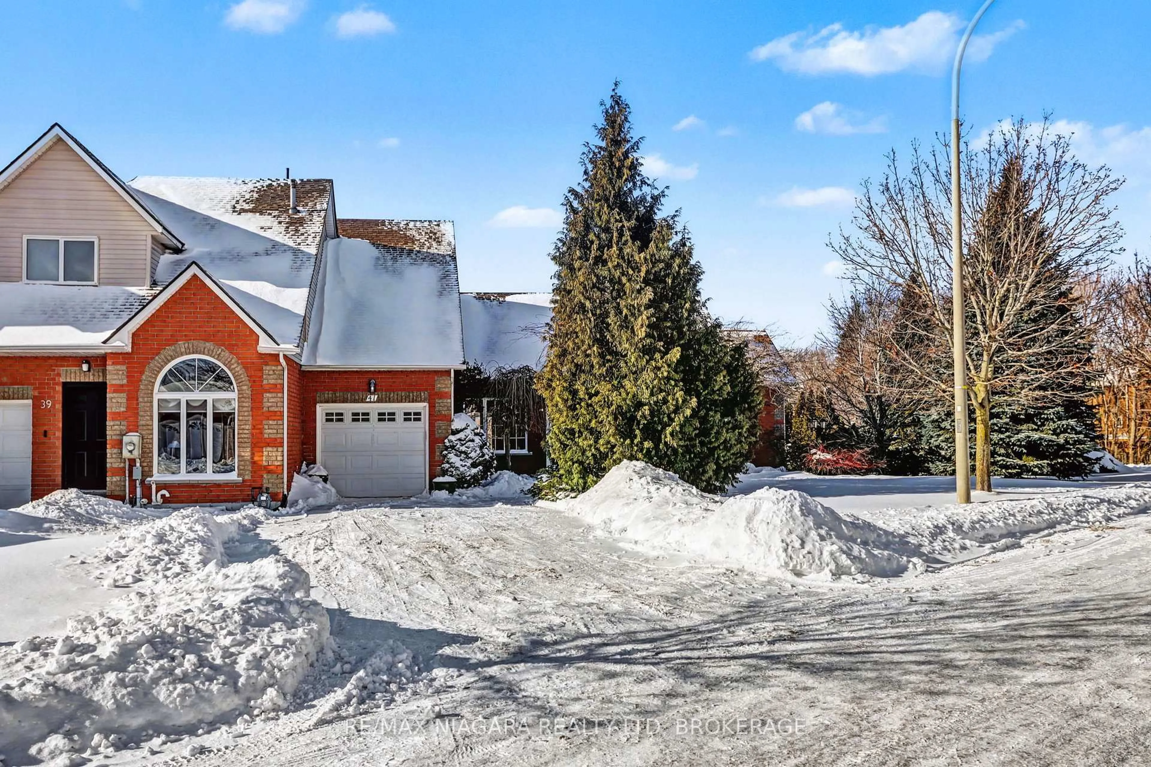 Unknown for 41 Morrison Cres, Grimsby Ontario L3M 5K5