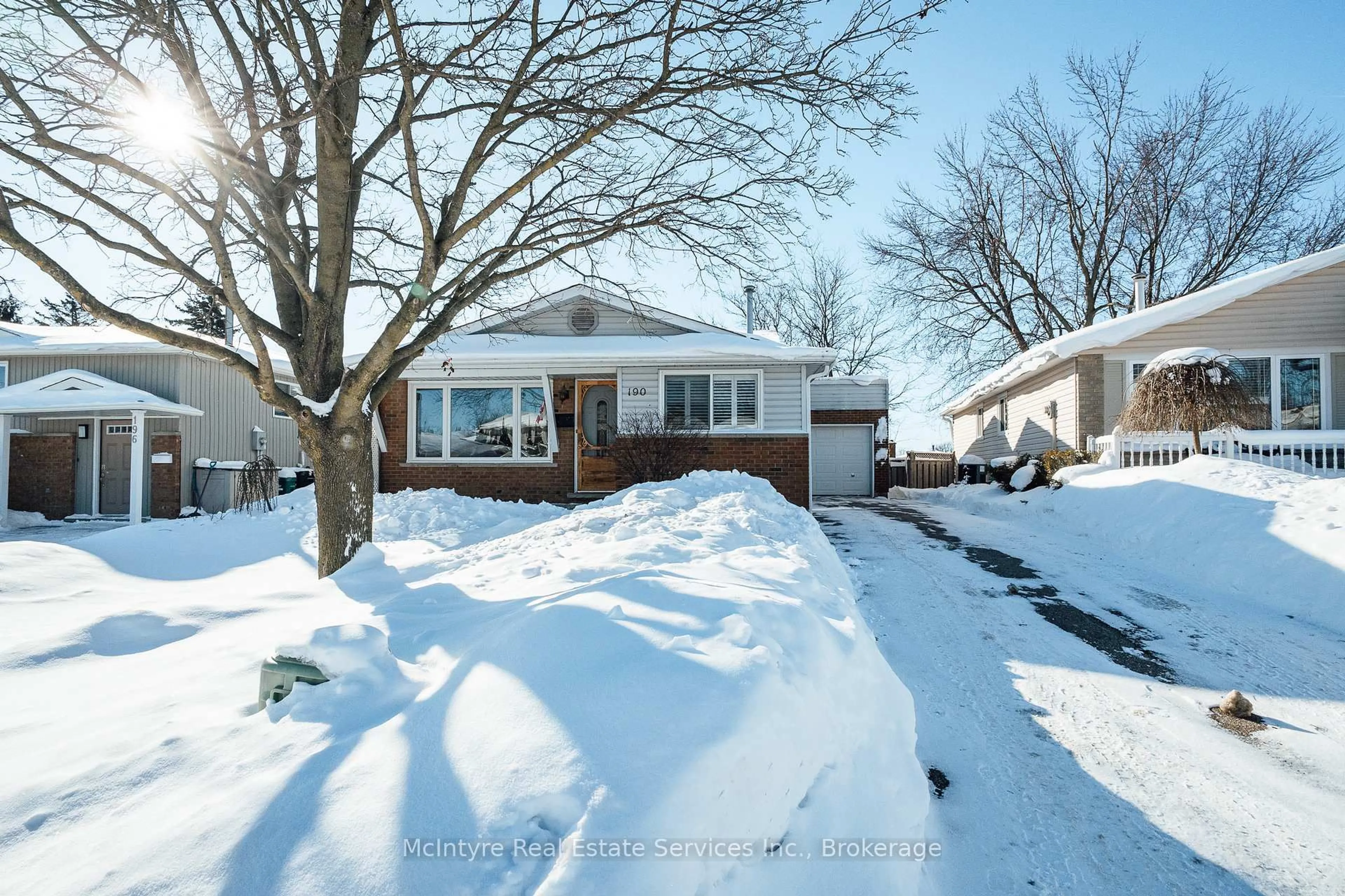 A pic from outside/outdoor area/front of a property/back of a property/a pic from drone, street for 190 Broken Oak Cres, Kitchener Ontario N2N 1N7