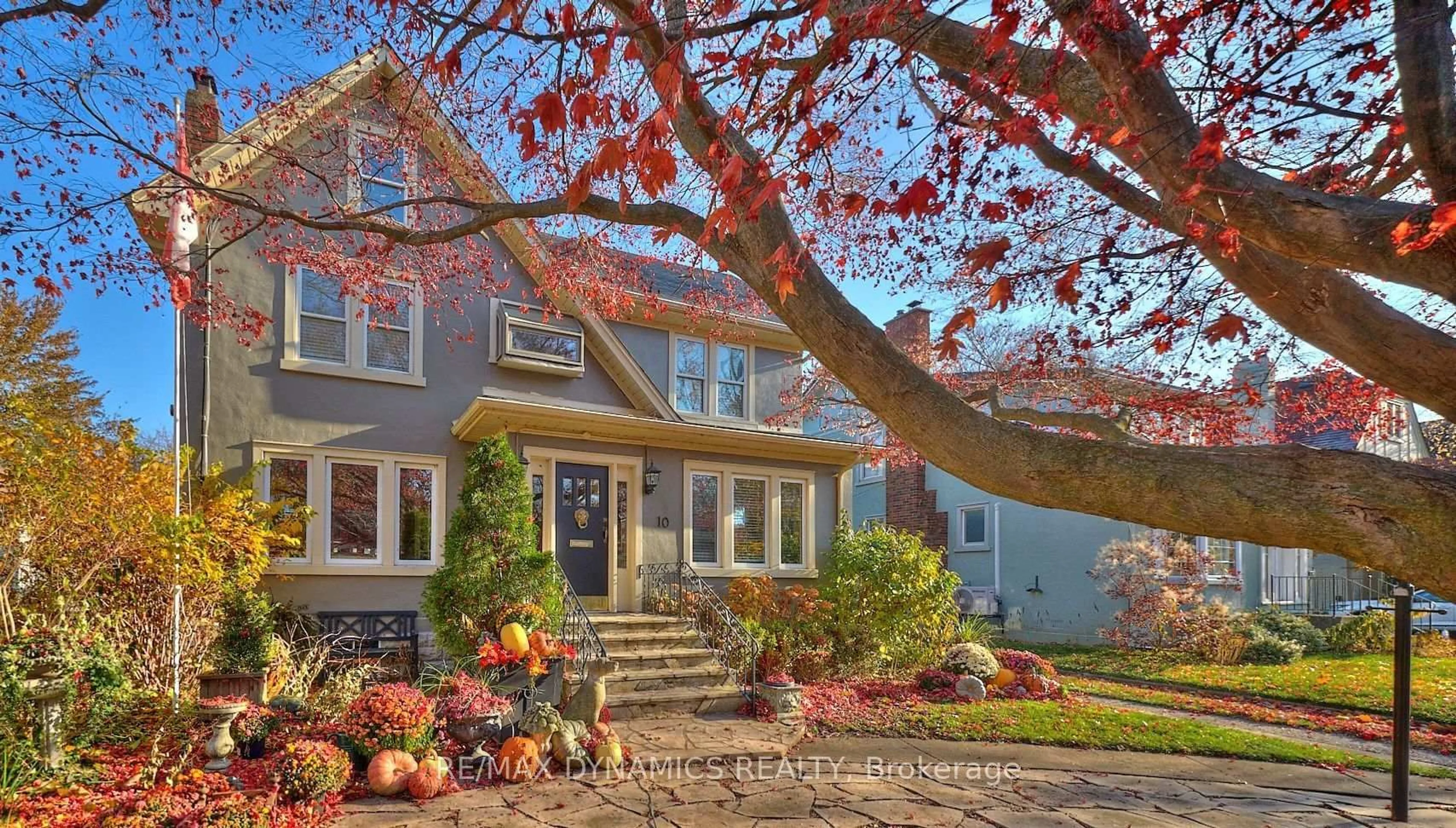 Unknown for 10 Thairs Ave, St. Catharines Ontario L2R 6P1