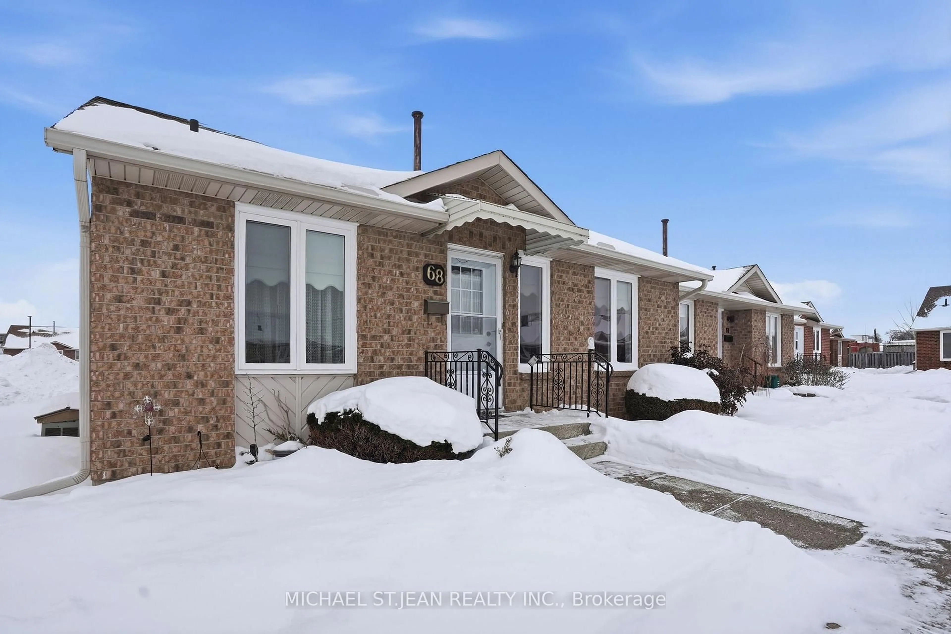 Home with brick exterior material, street for 122 Bunting Rd #68, St. Catharines Ontario L2P 3X7
