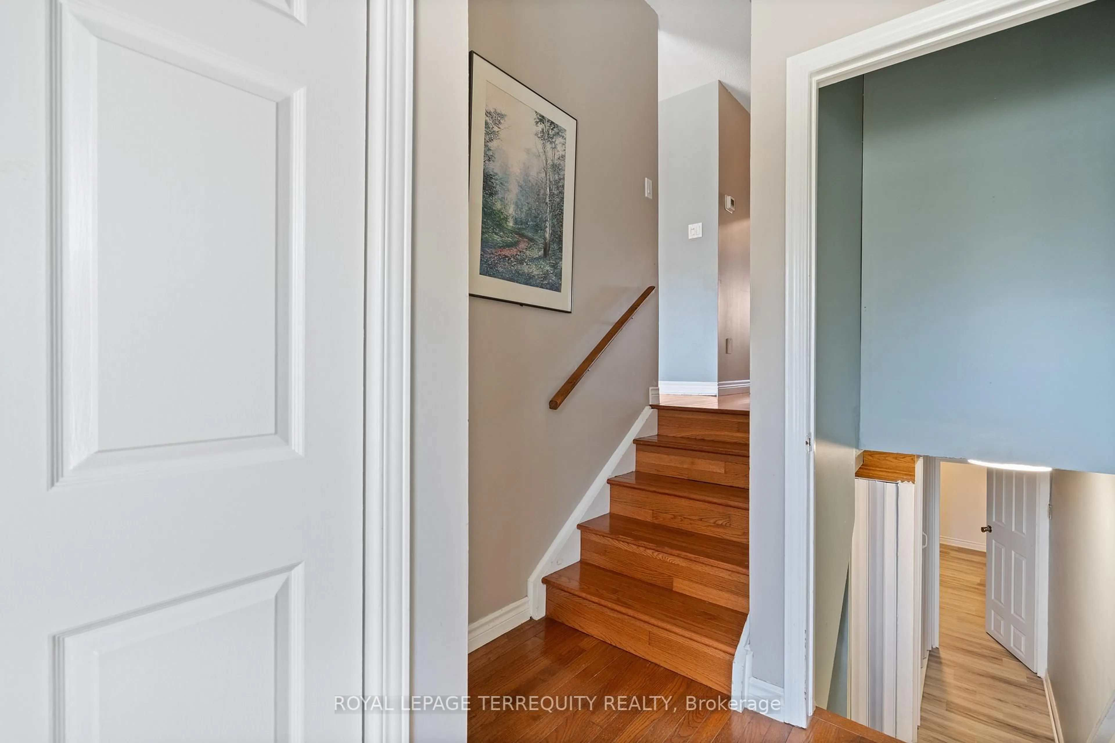 Indoor entryway for 185 Denistoun St #53, Welland Ontario L3C 6J6