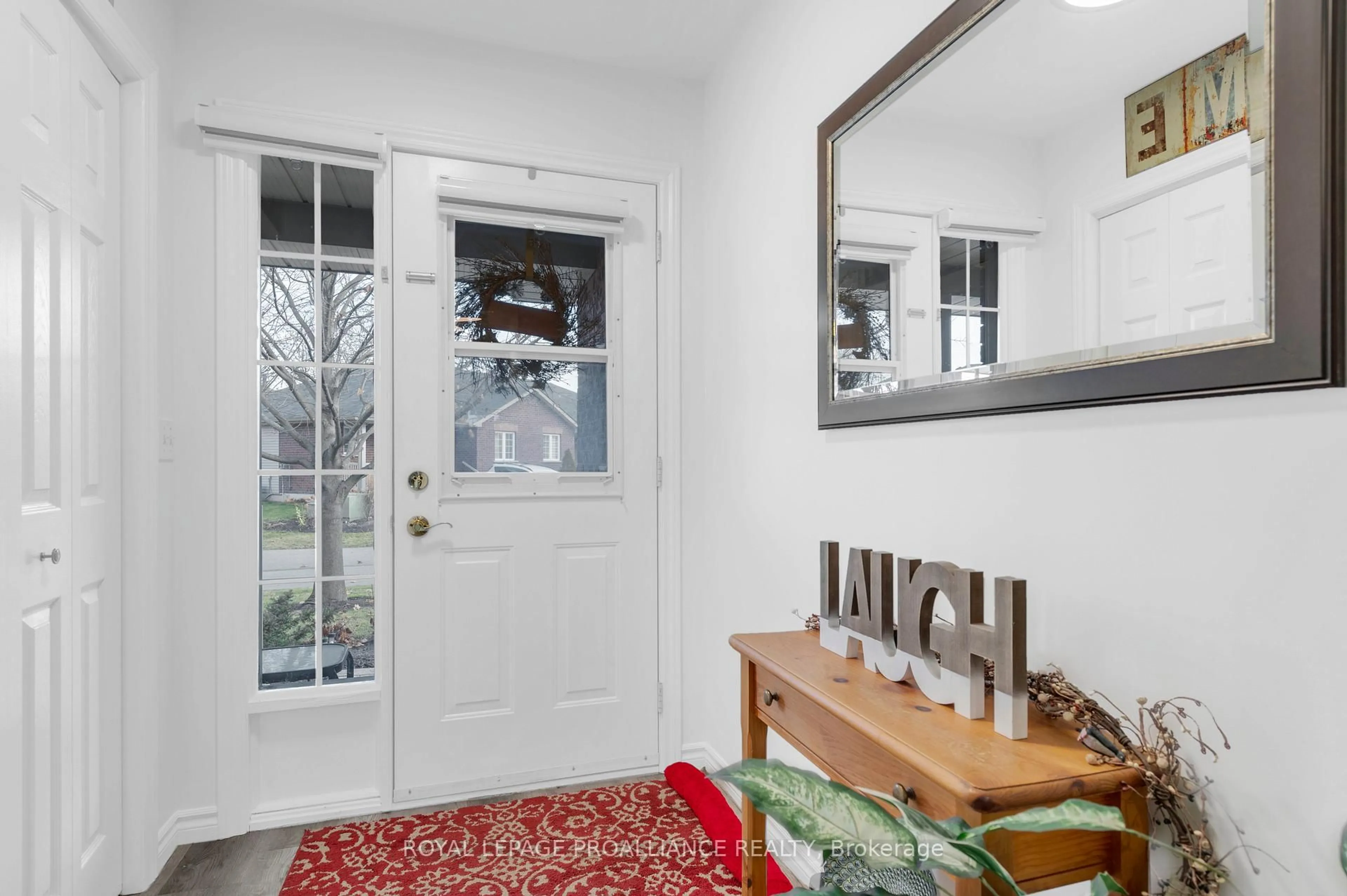 Indoor entryway for 35 Albion St #37, Belleville Ontario K8N 5Y8