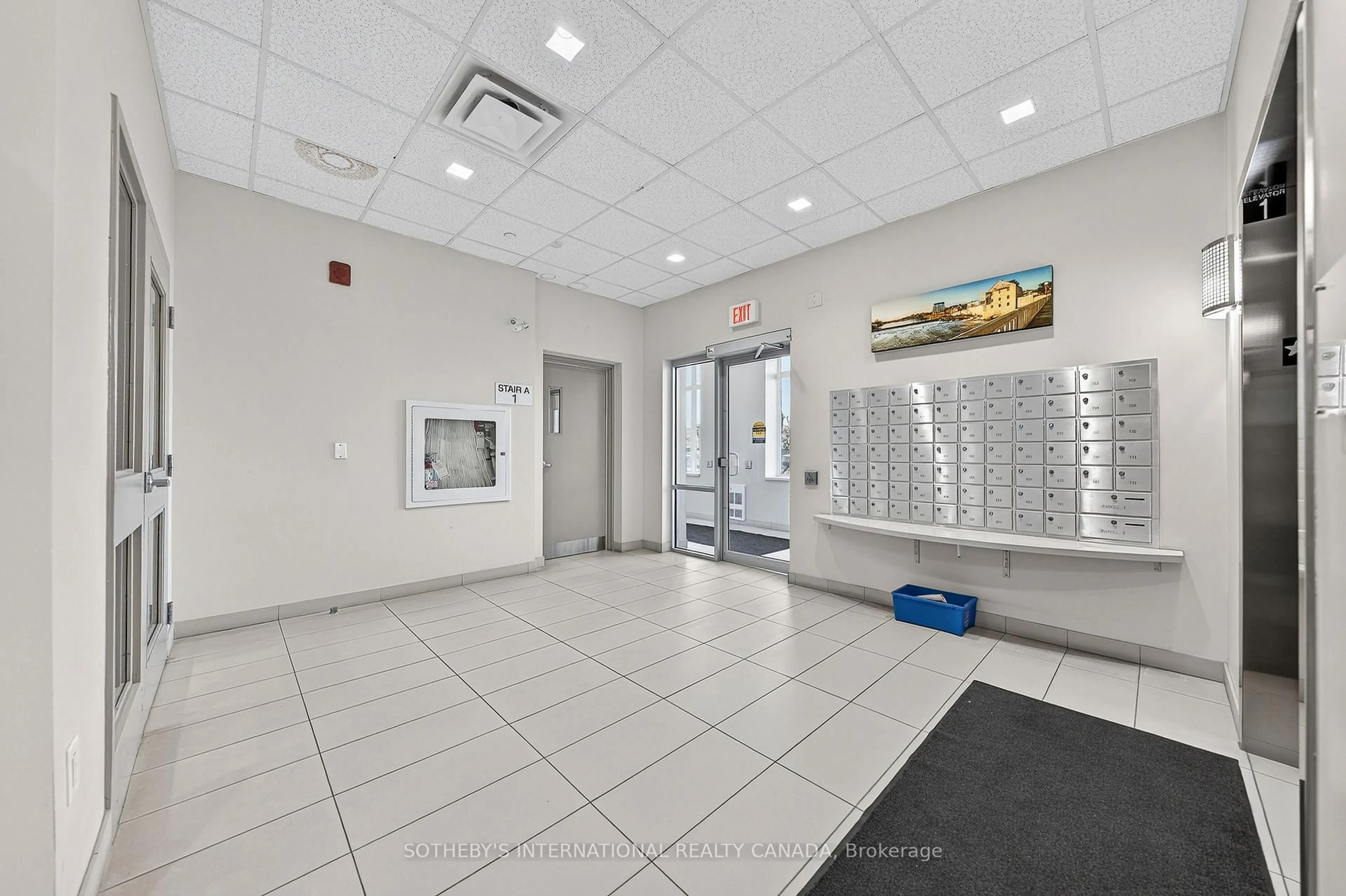 Indoor foyer for 155 Water St #409, Cambridge Ontario N1R 3E3