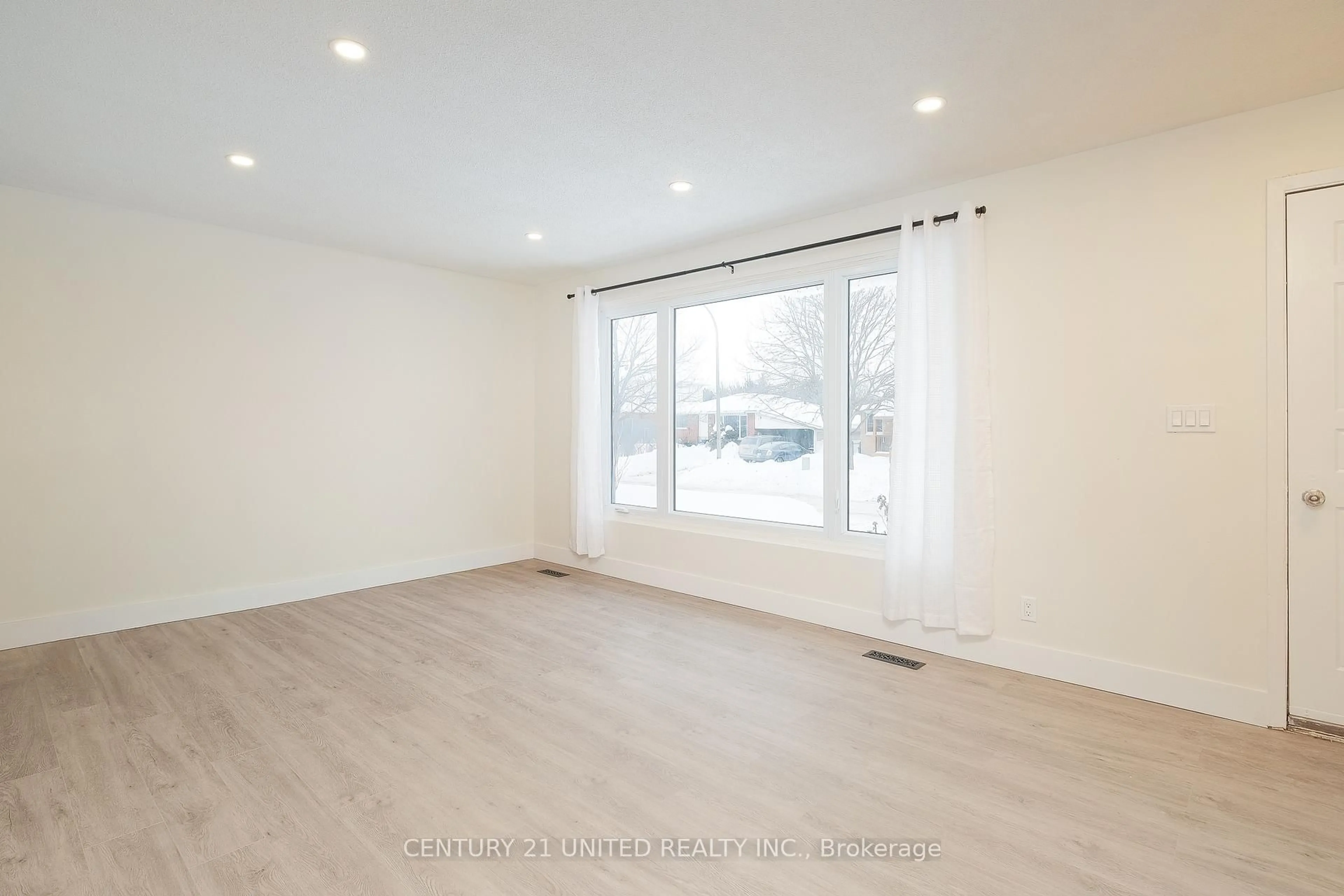 A pic of a room for 816 Stocker Rd, Peterborough Ontario K9J 5T3