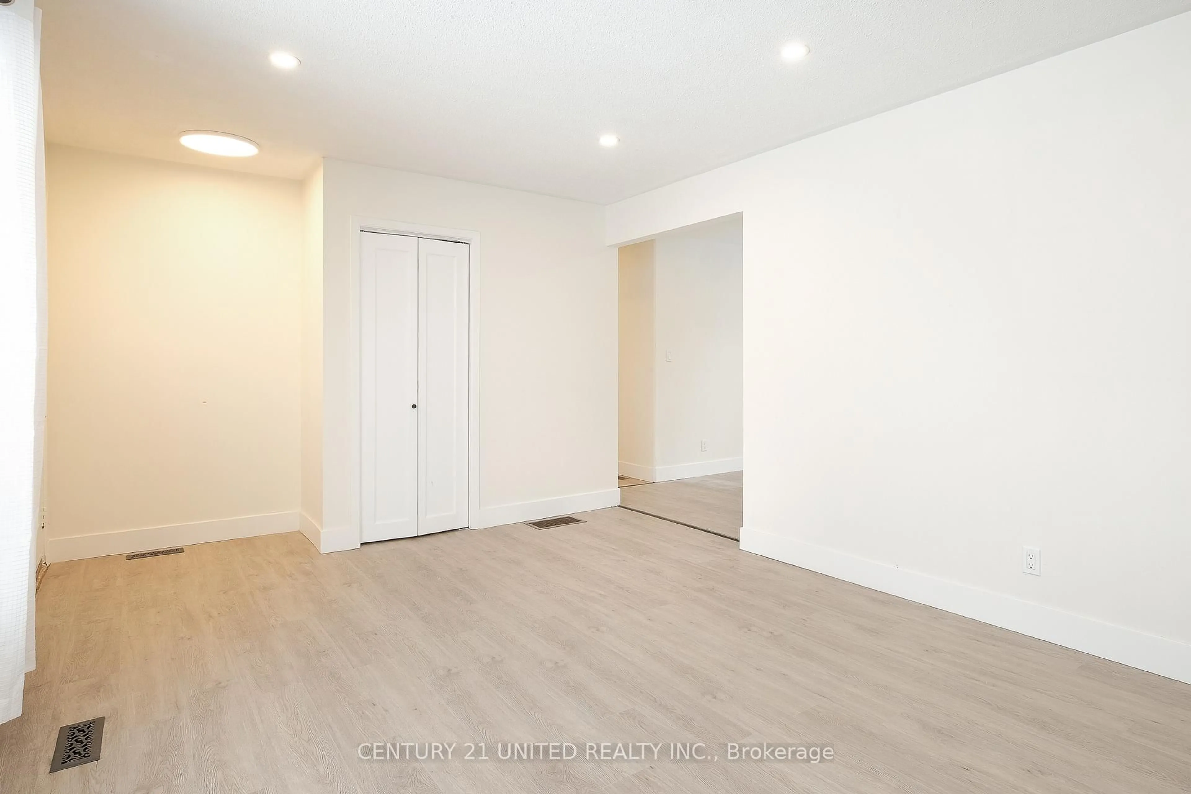 A pic of a room for 816 Stocker Rd, Peterborough Ontario K9J 5T3