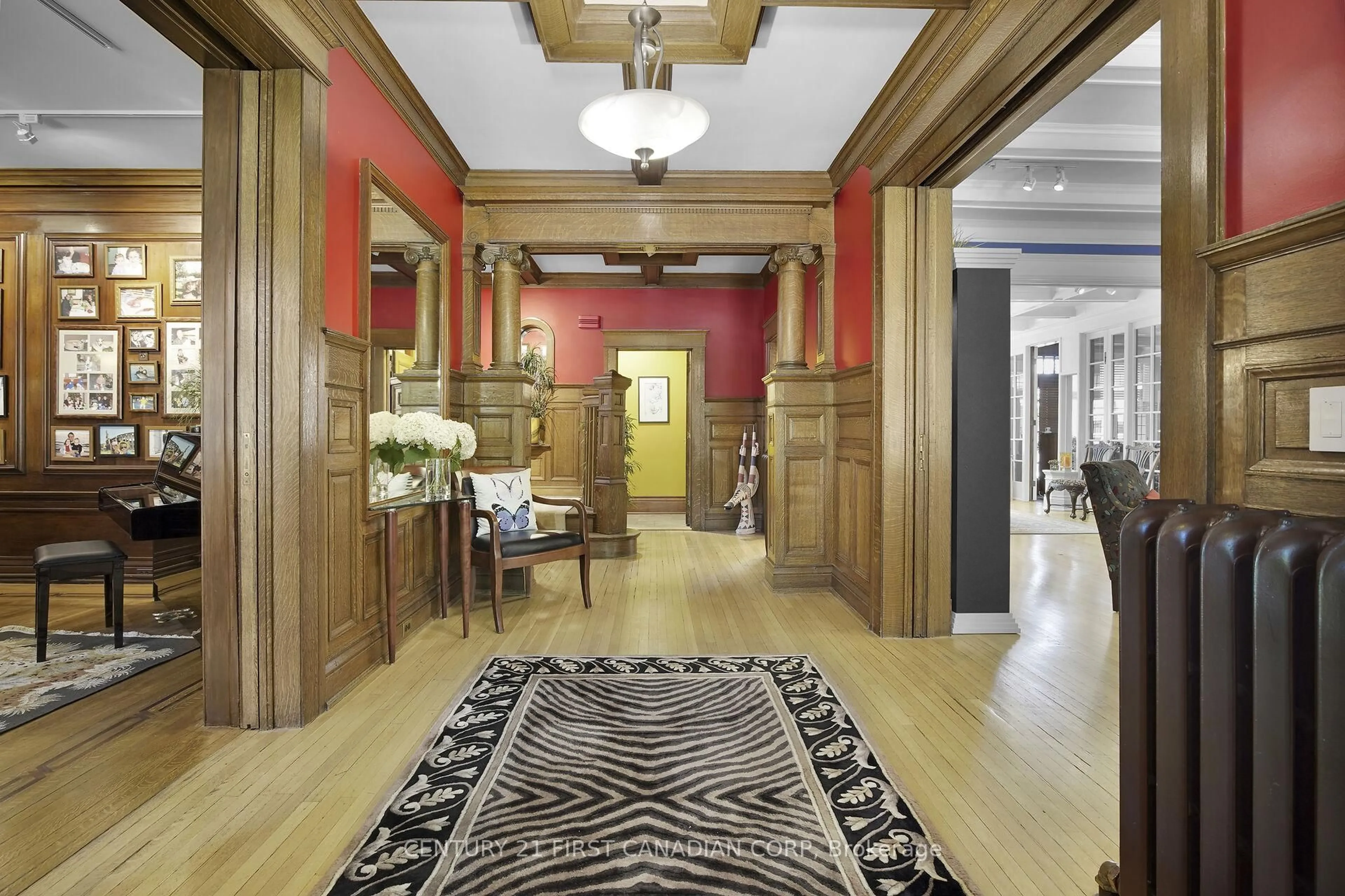 Indoor foyer for 191 Cheapside St, London East Ontario N6A 1Z9